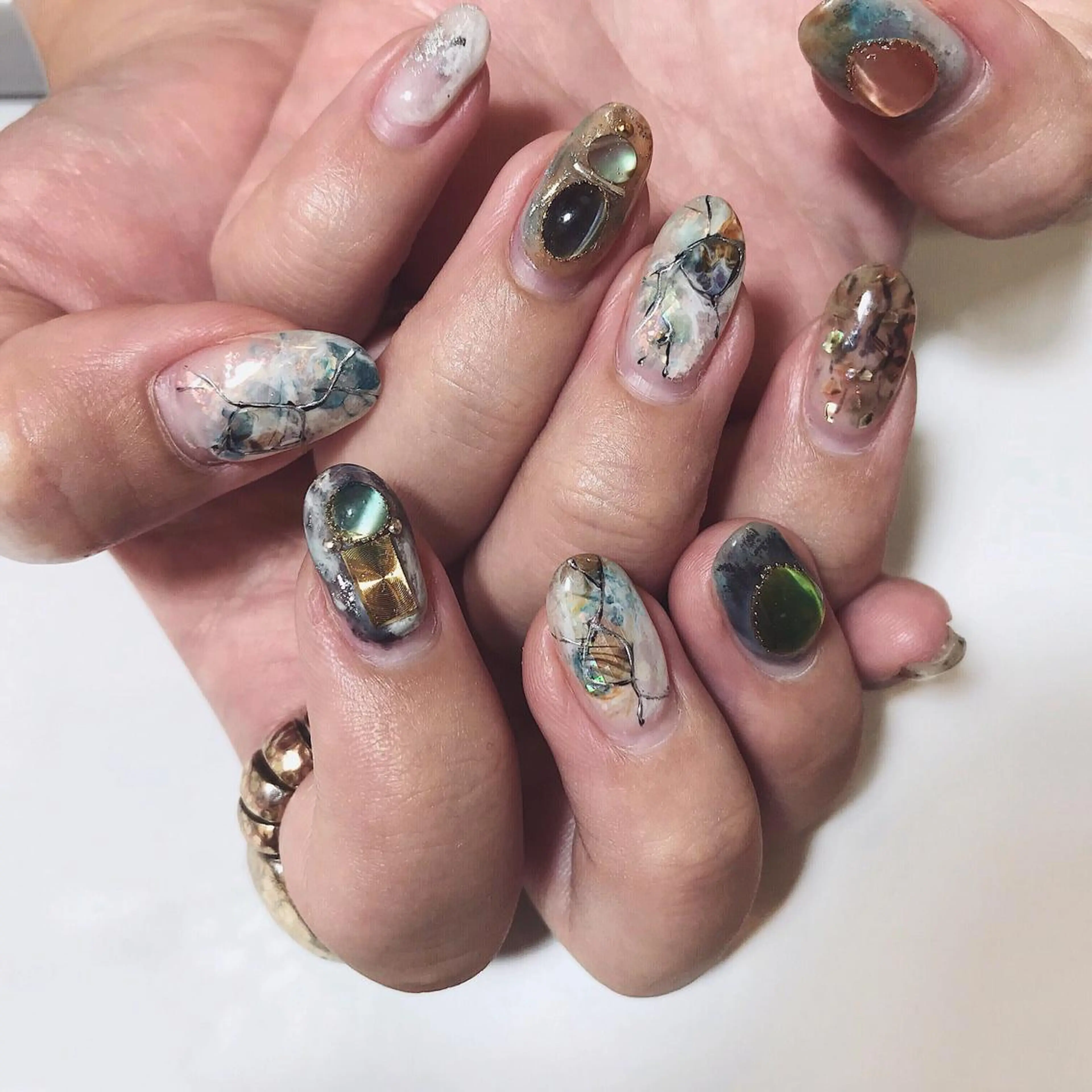ネイル nail atelier AMBER所属・saori .の眉毛・アイブロウイメージ