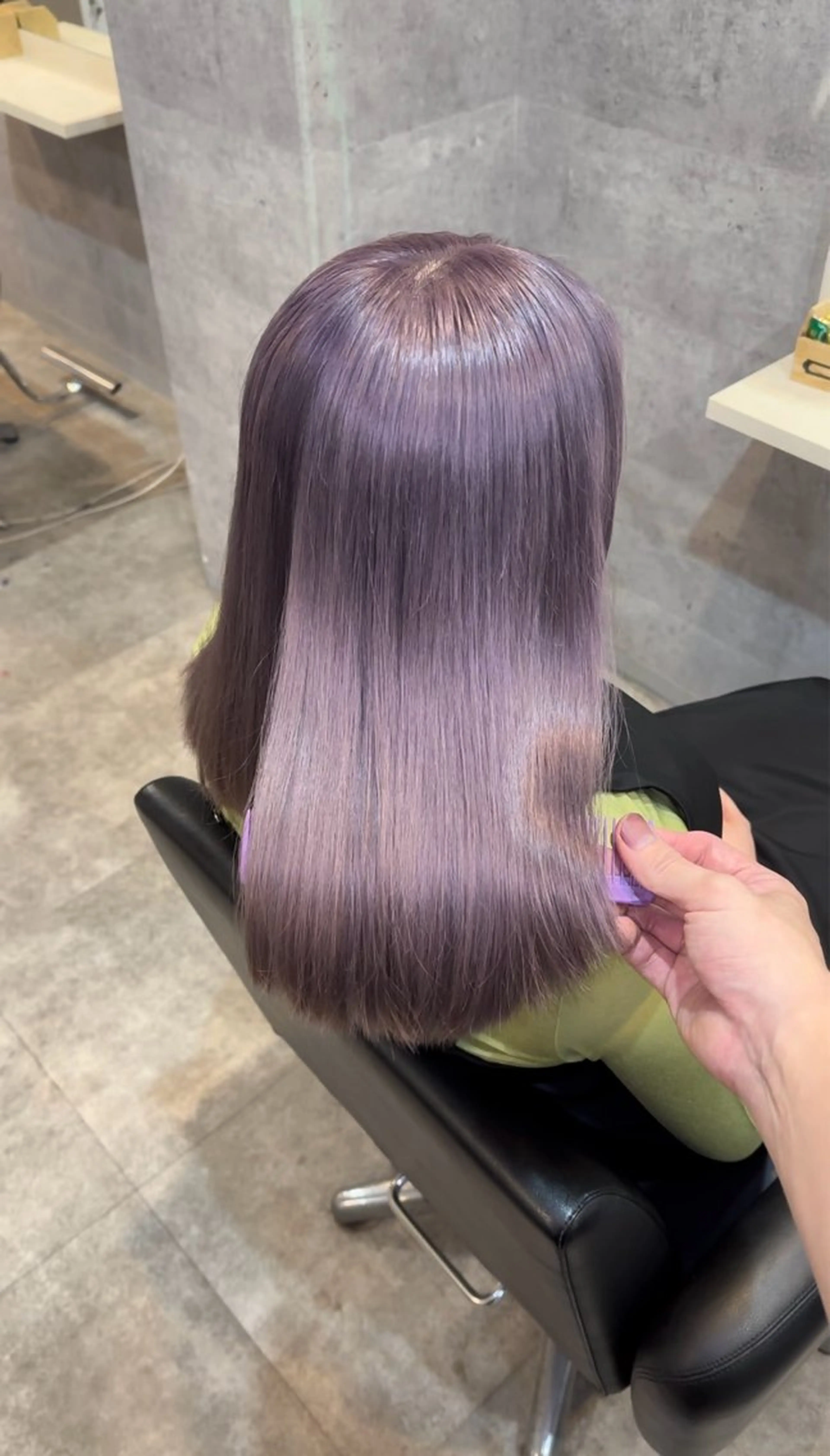 セミロング カラー ブリーチ ケアブリーチ BEL所属・三池 ブルノのヘアスタイル