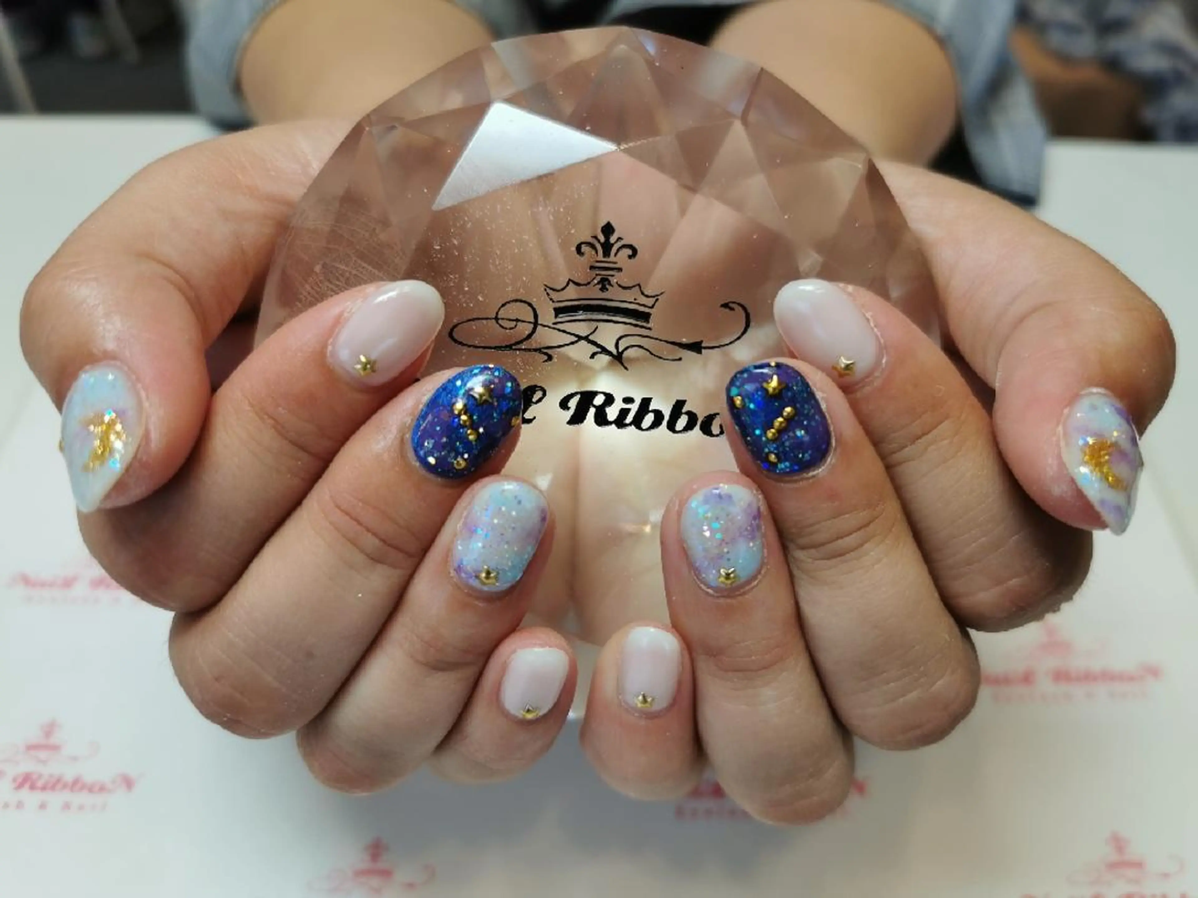 ネイル ネイルリボン 受付スタッフのネイルデザイン