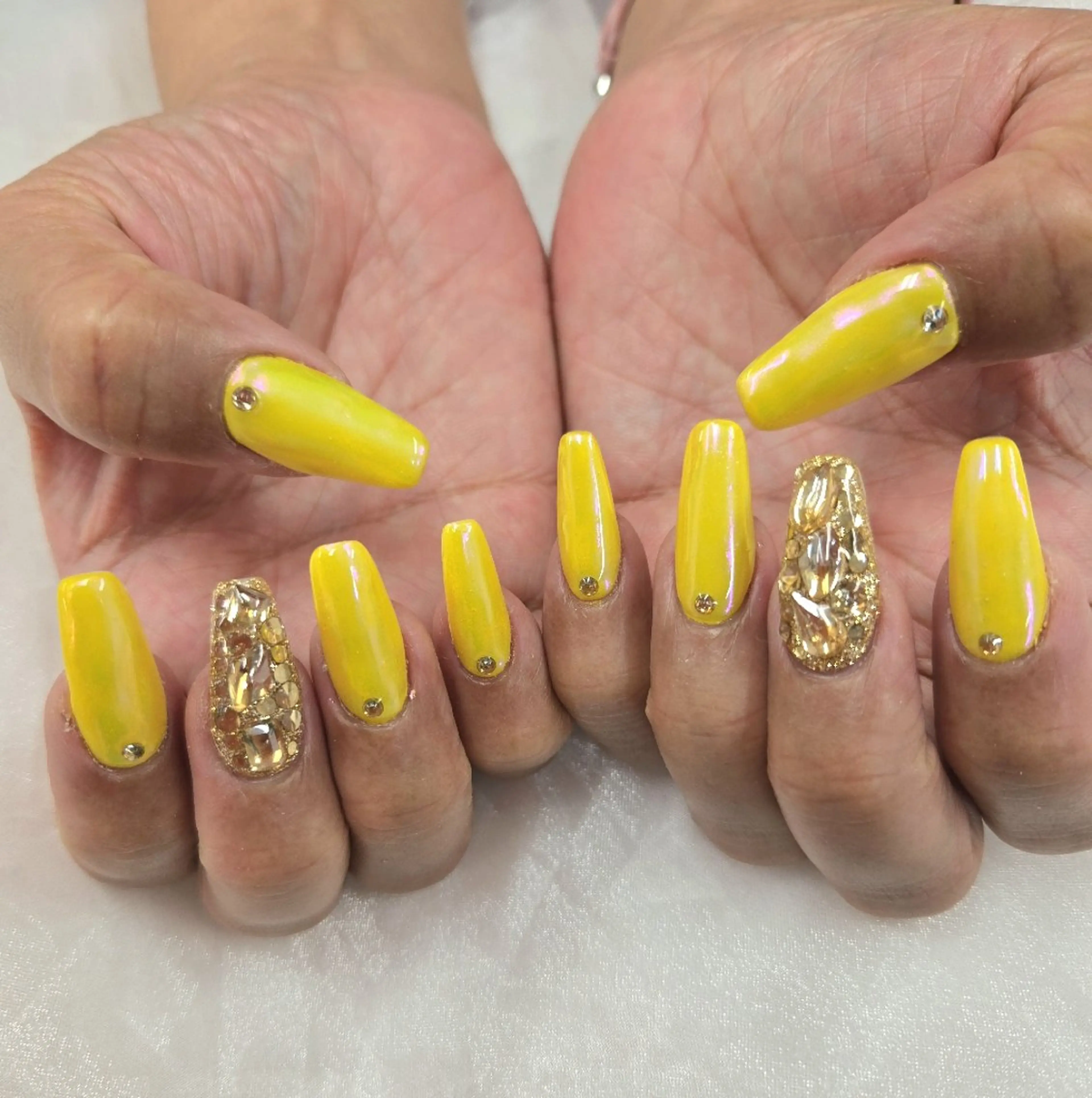 ネイル アートネイル オーロラネイル チークネイル ジェルネイル グラデーション ハンドネイル 河野ちえ (雑誌掲載サロン)のネイルデザイン