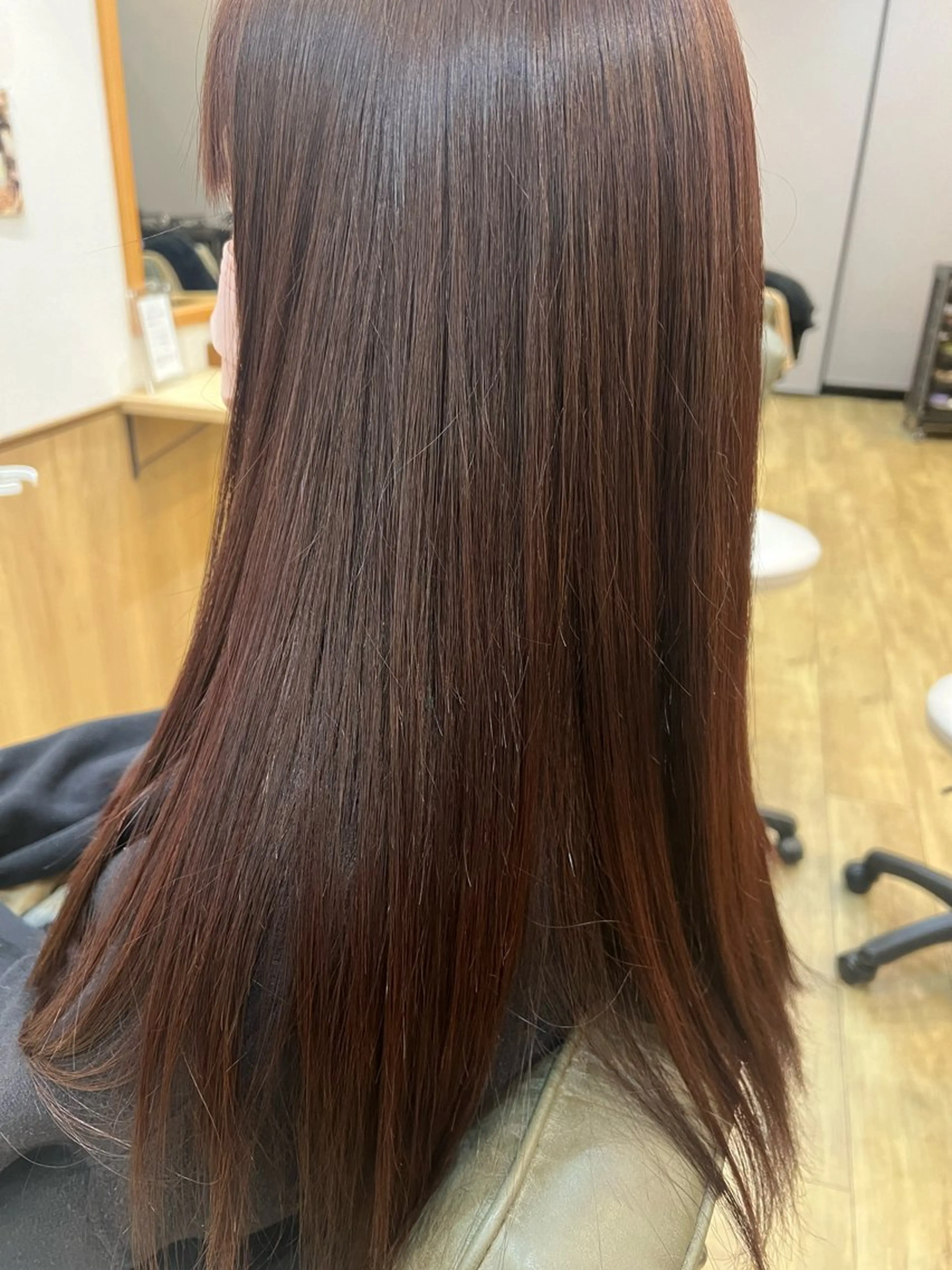 カラー 高辻 日菜のヘアスタイル