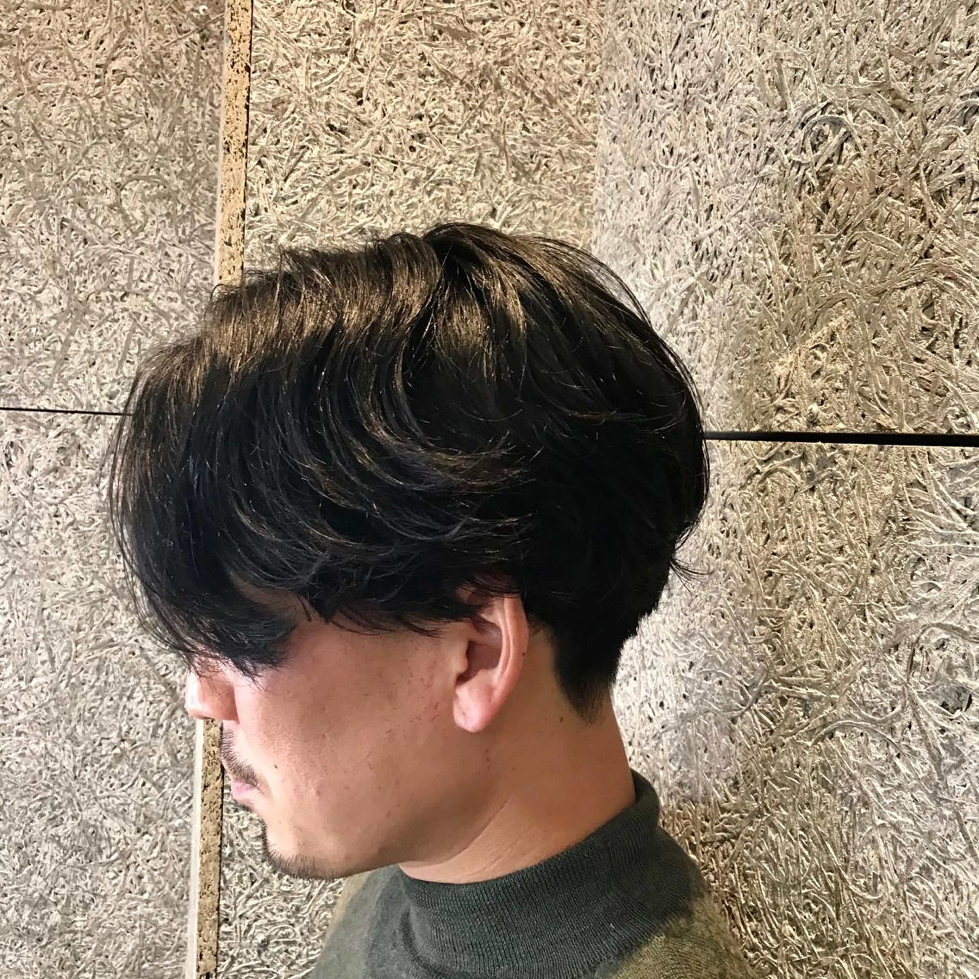 ショート パーマ メンズ メンズパーマ カット ヘアカラー トリートメント うるツヤハイトーン✨ /西川郁巳のヘアスタイル