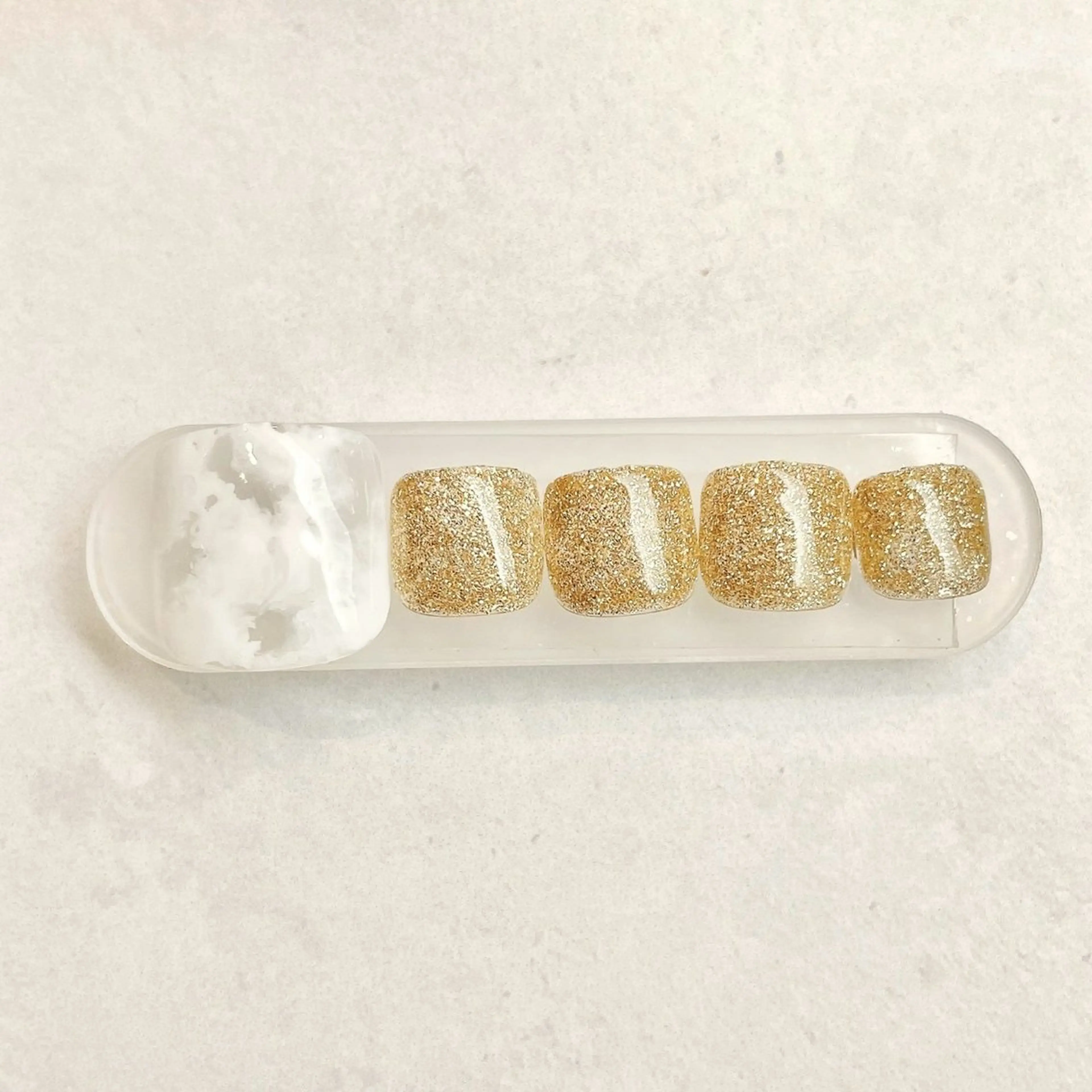 ネイル 早野 美菜子のネイルデザイン