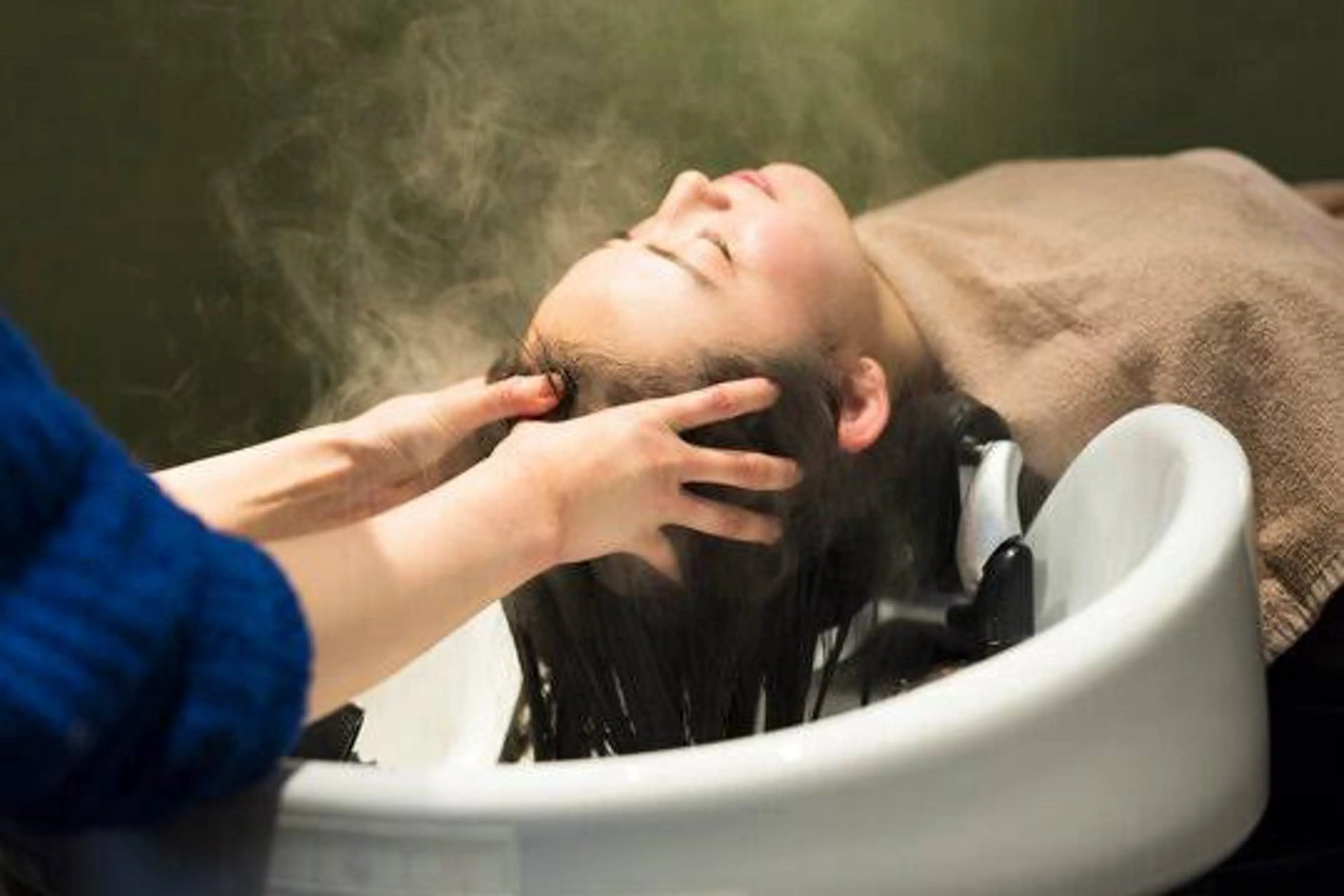 【💆‍♀️選べるヘッドスパ💆‍♂️】🫧炭酸スパorクリームバス🫧ヘッドスパ二スト施術(シャンプーブロー付)の写真