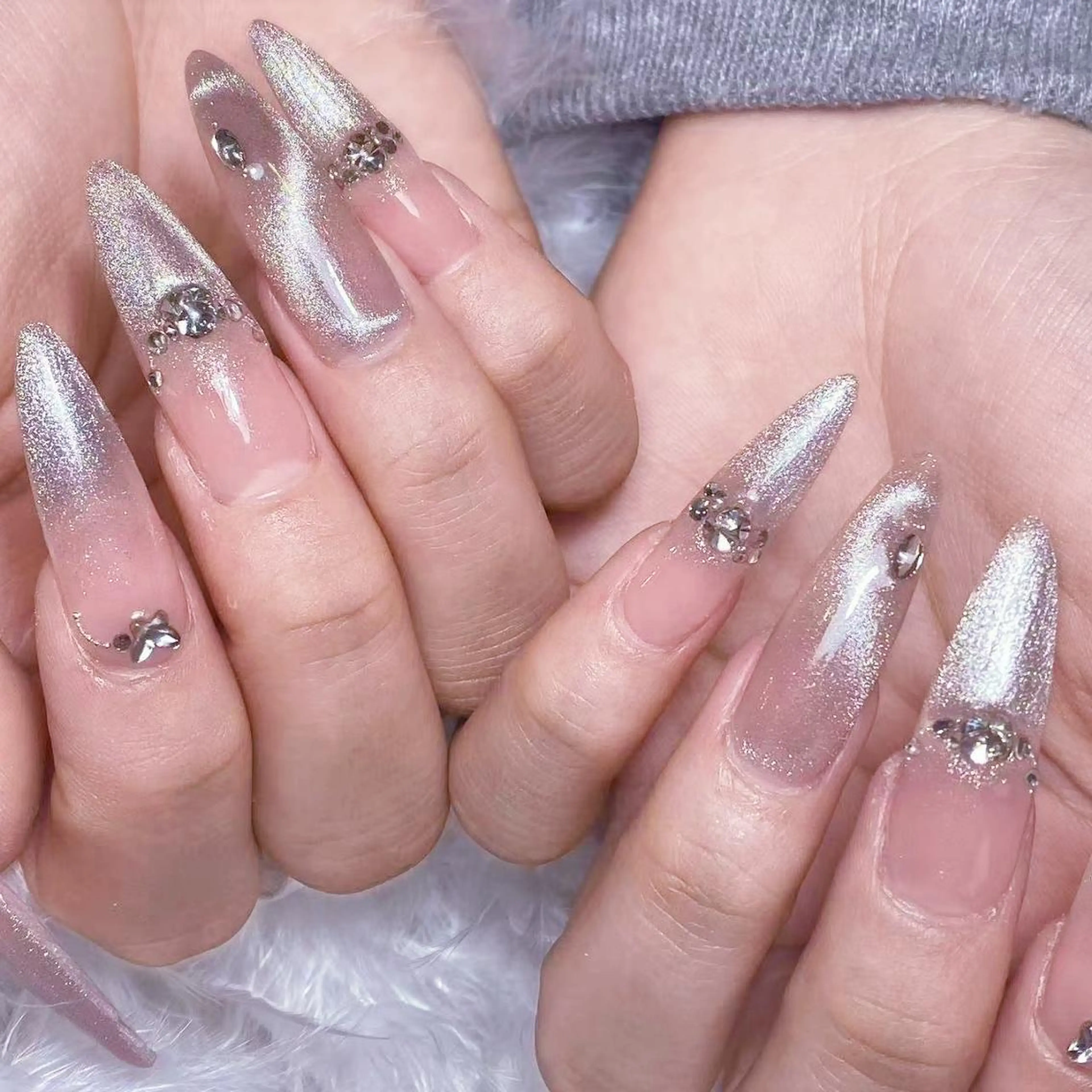 ネイル アートネイル オーロラネイル フラッシュネイル ガーリー キラキラネイル ハンドネイル DIAMOND NailStudioのネイルデザイン