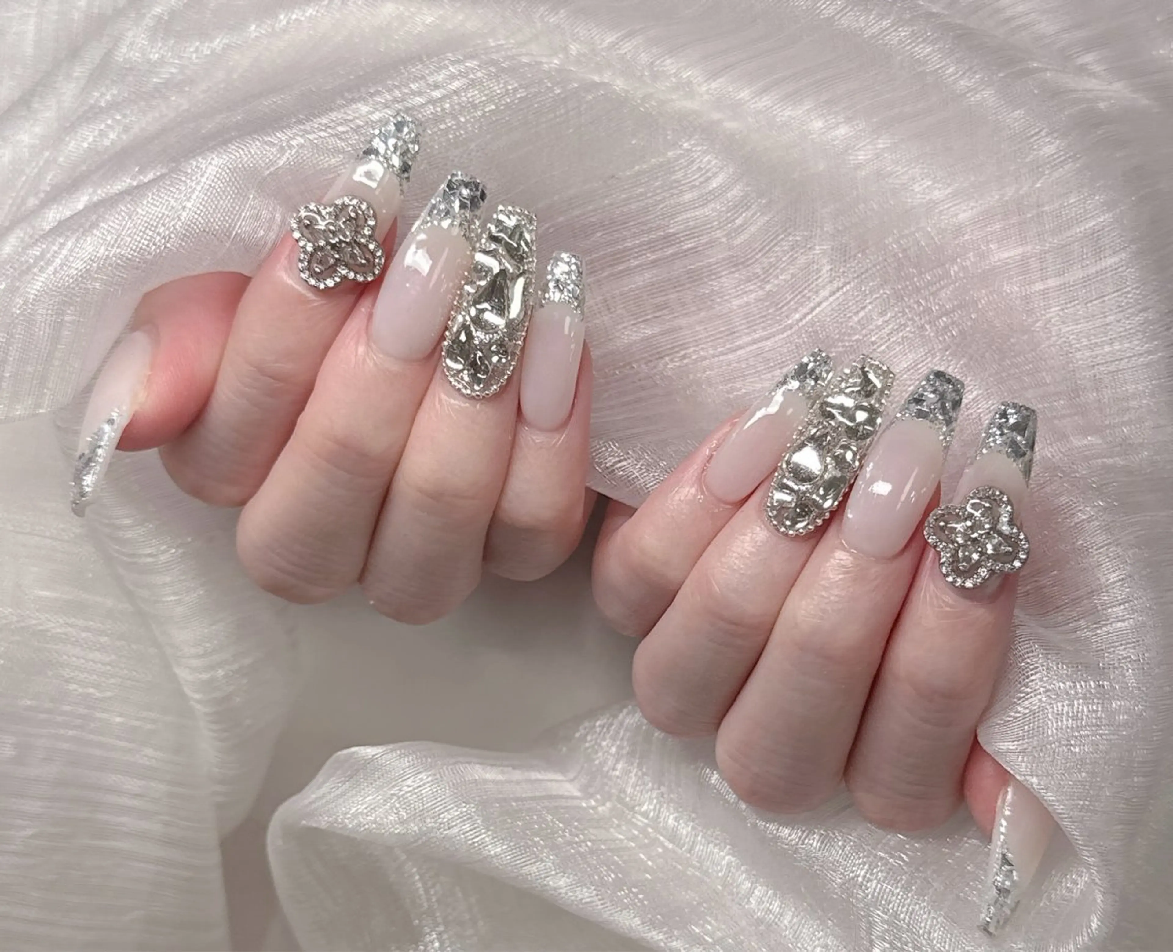 ネイル オーロラネイル チークネイル 長さ出し フットネイル フレンチネイル ハンドネイル Lee Ainのネイルデザイン