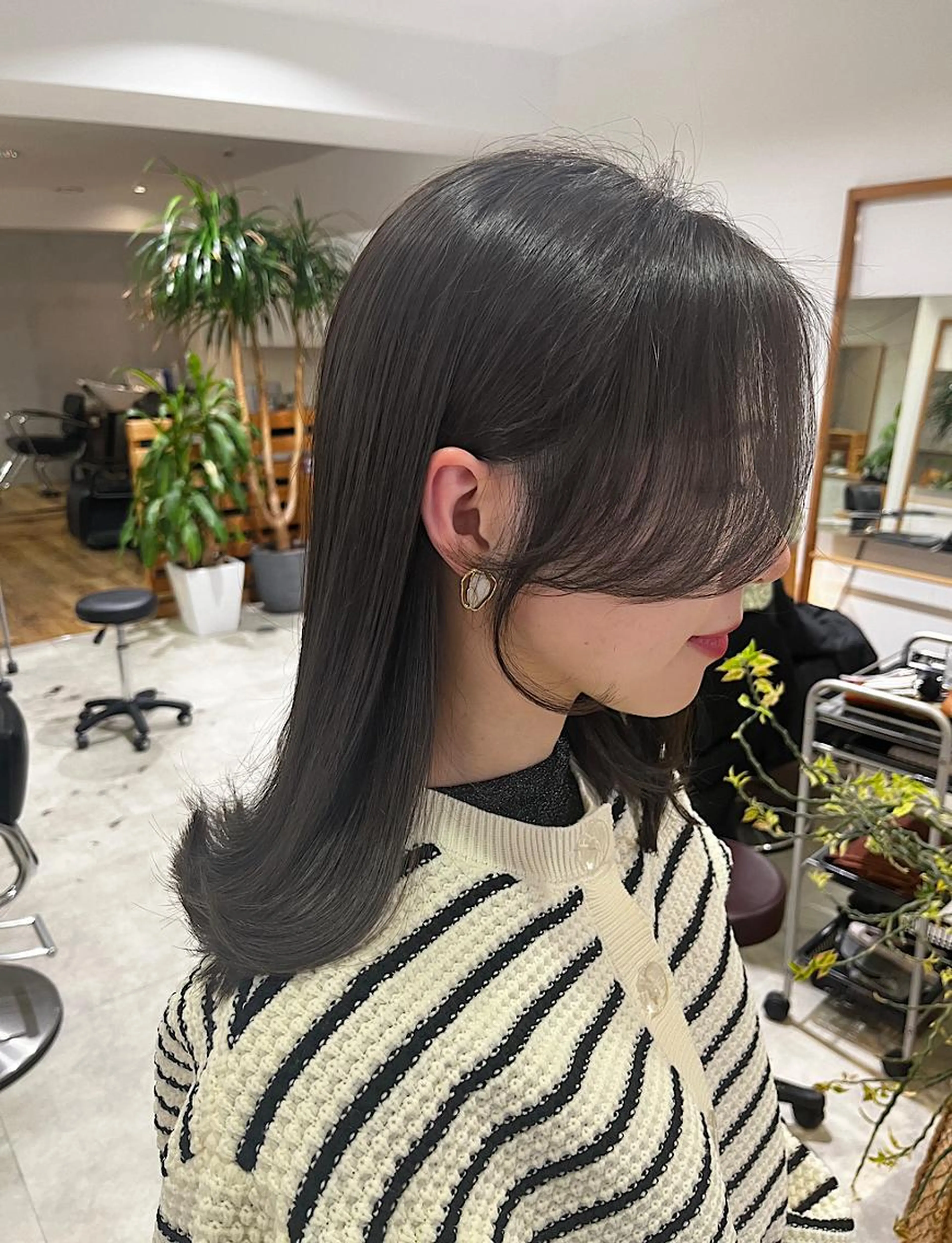 🌟伸ばし中の方にオススメ🌟前髪カット＋艶髪カラー＋トリートメントの写真