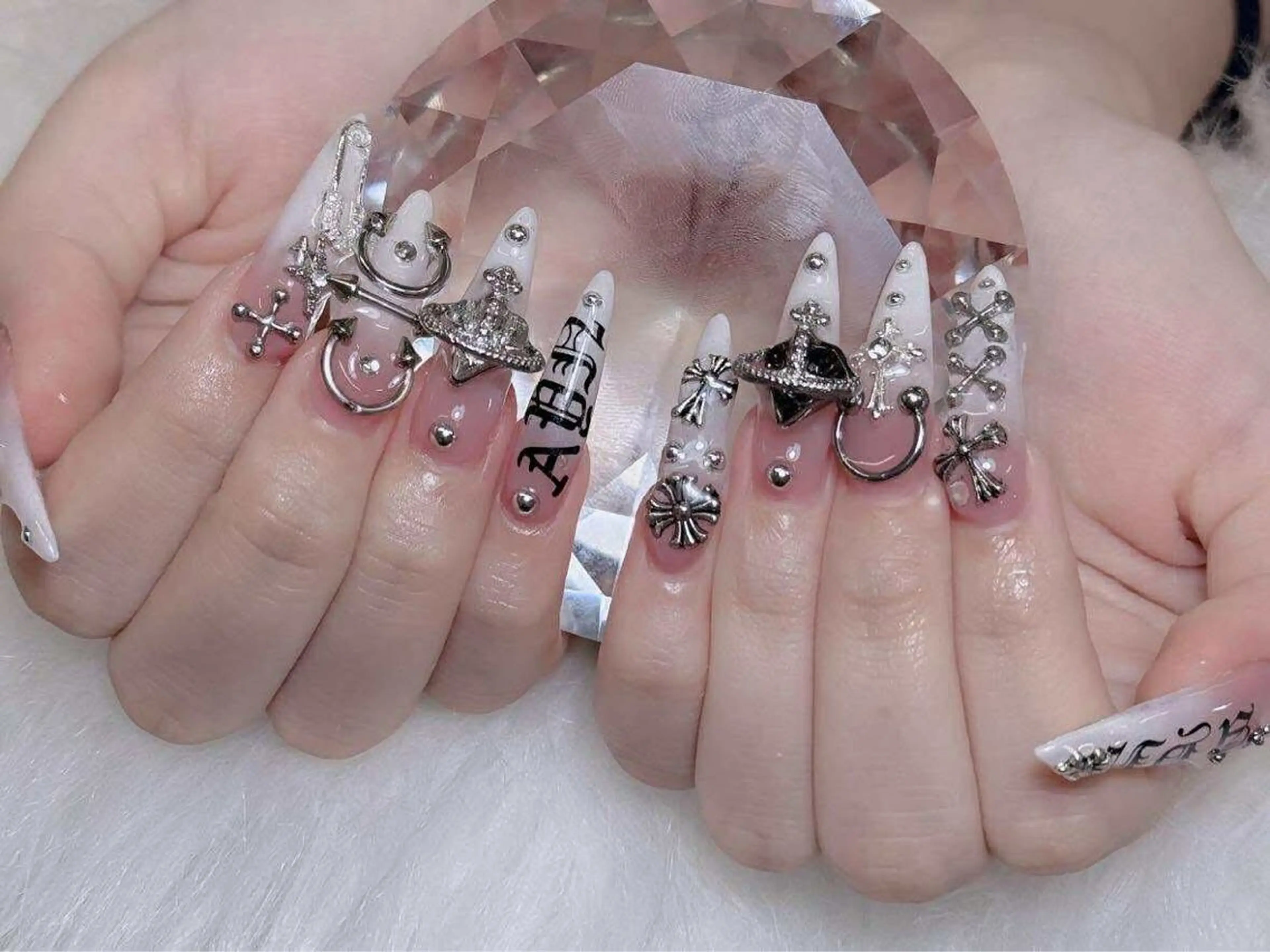 ネイル オーロラネイル チークネイル フットネイル フレンチネイル 韓国ネイル ハンドネイル Lumi Nailのネイルデザイン