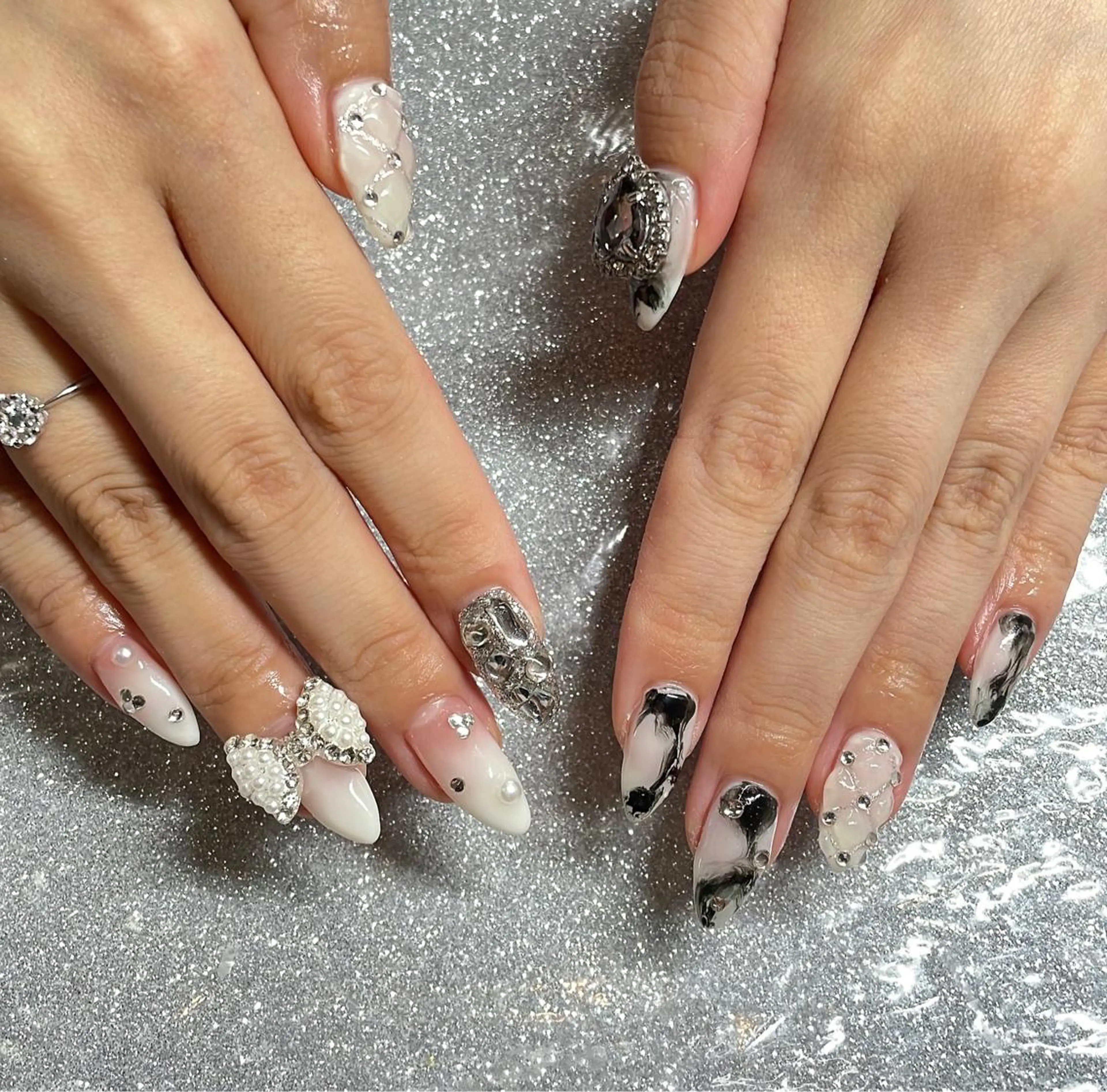 ネイル ハンドネイル VIERU 🌈🎀💖のネイルデザイン