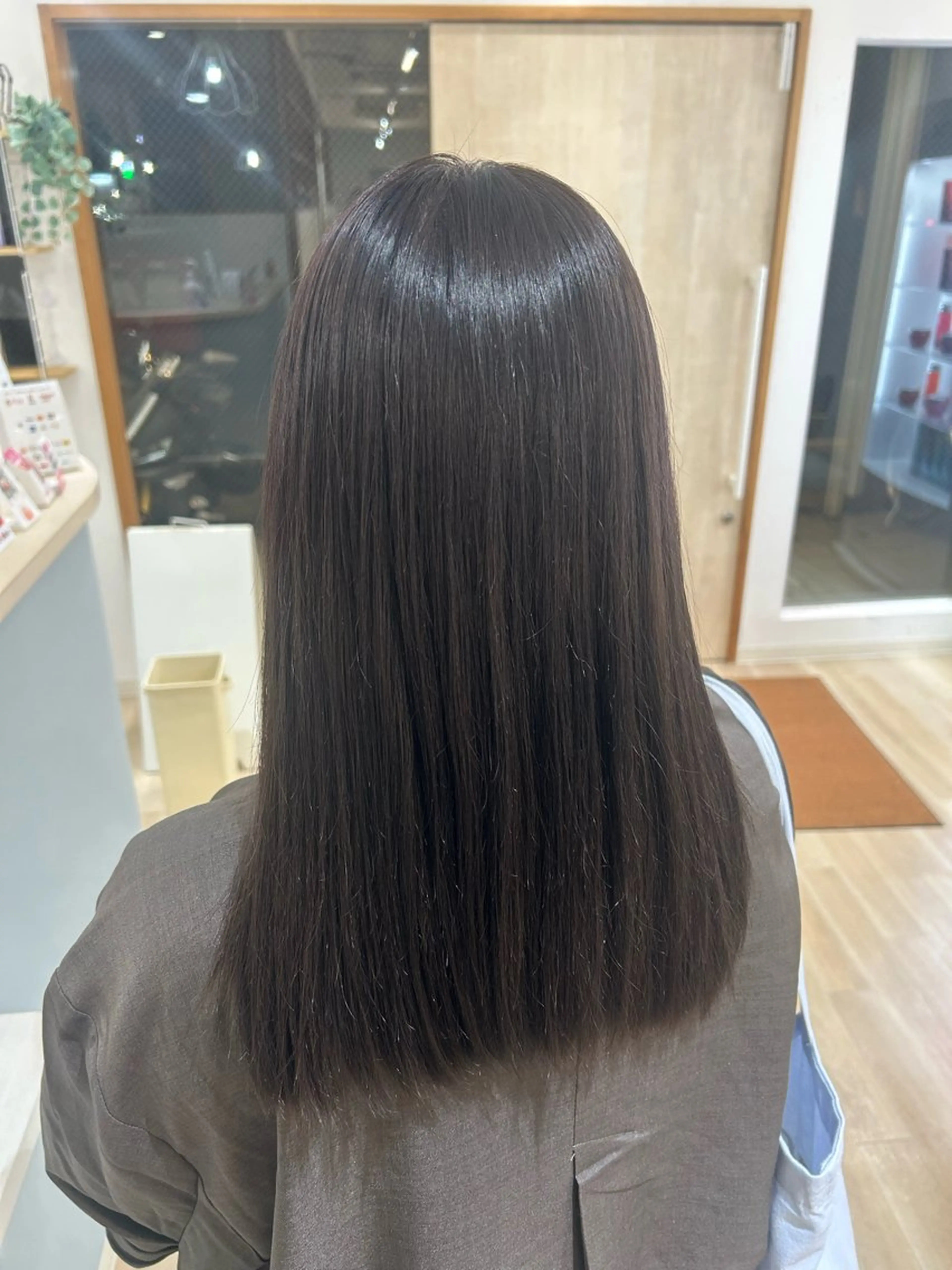 ロング カラー ブラウンカラー ココアブラウン ヘアカラー トリートメント scena(シーナ)所属・佐原 未依奈のヘアスタイル