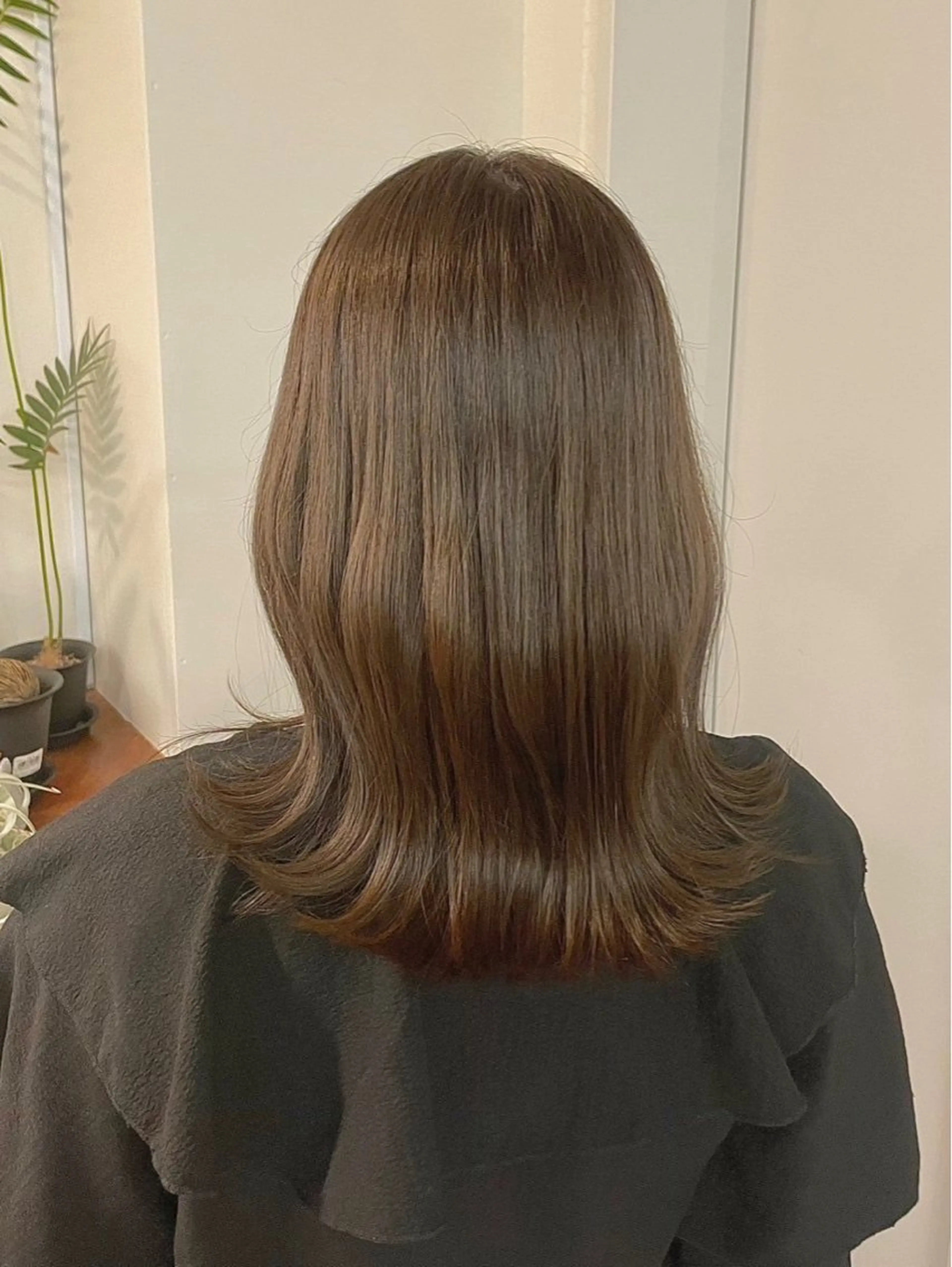 セミロング カラー Fumina 🤍のヘアスタイル