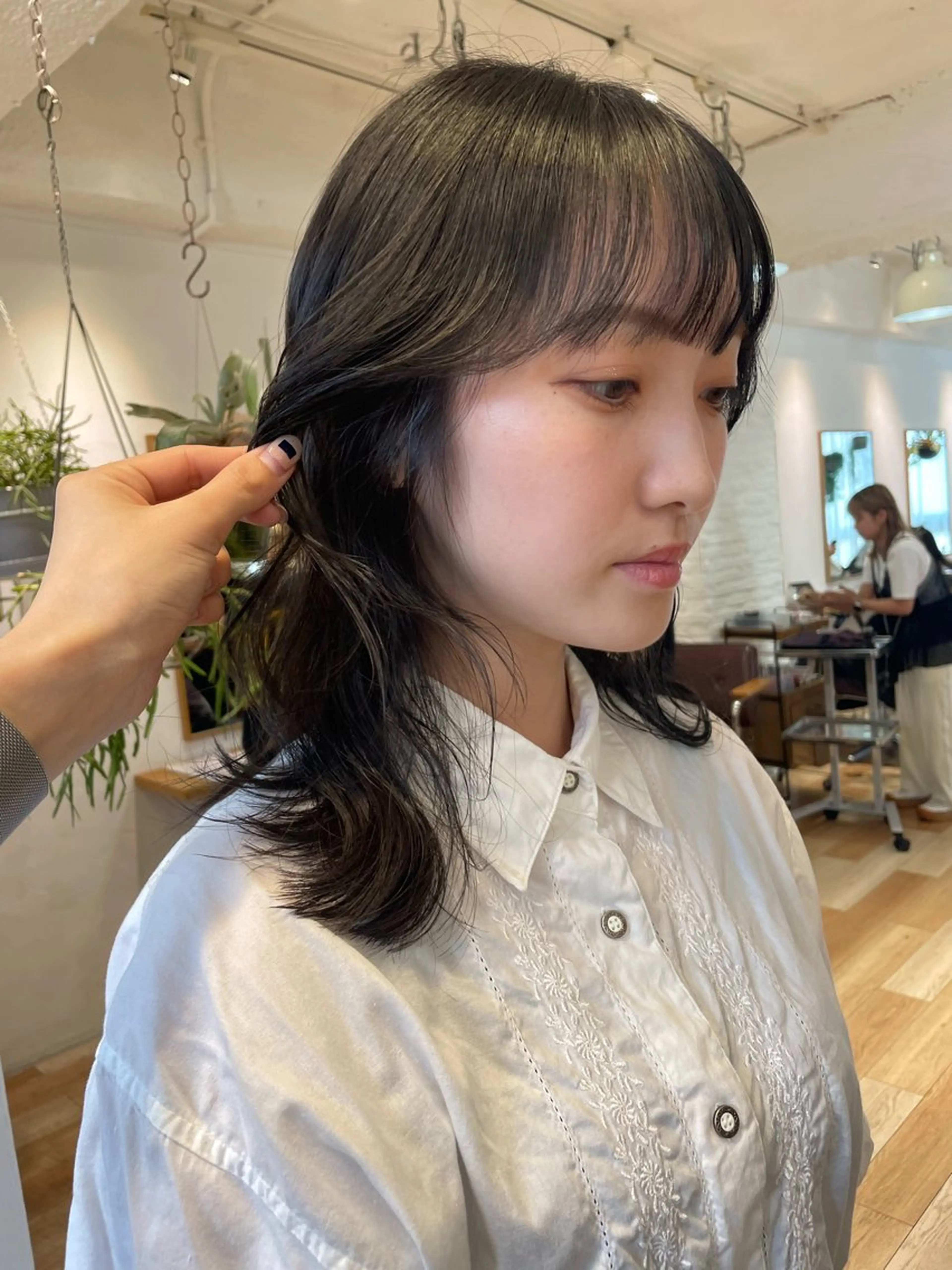 セミロング カラー ミルクティー× グレージュMOMOのヘアスタイル