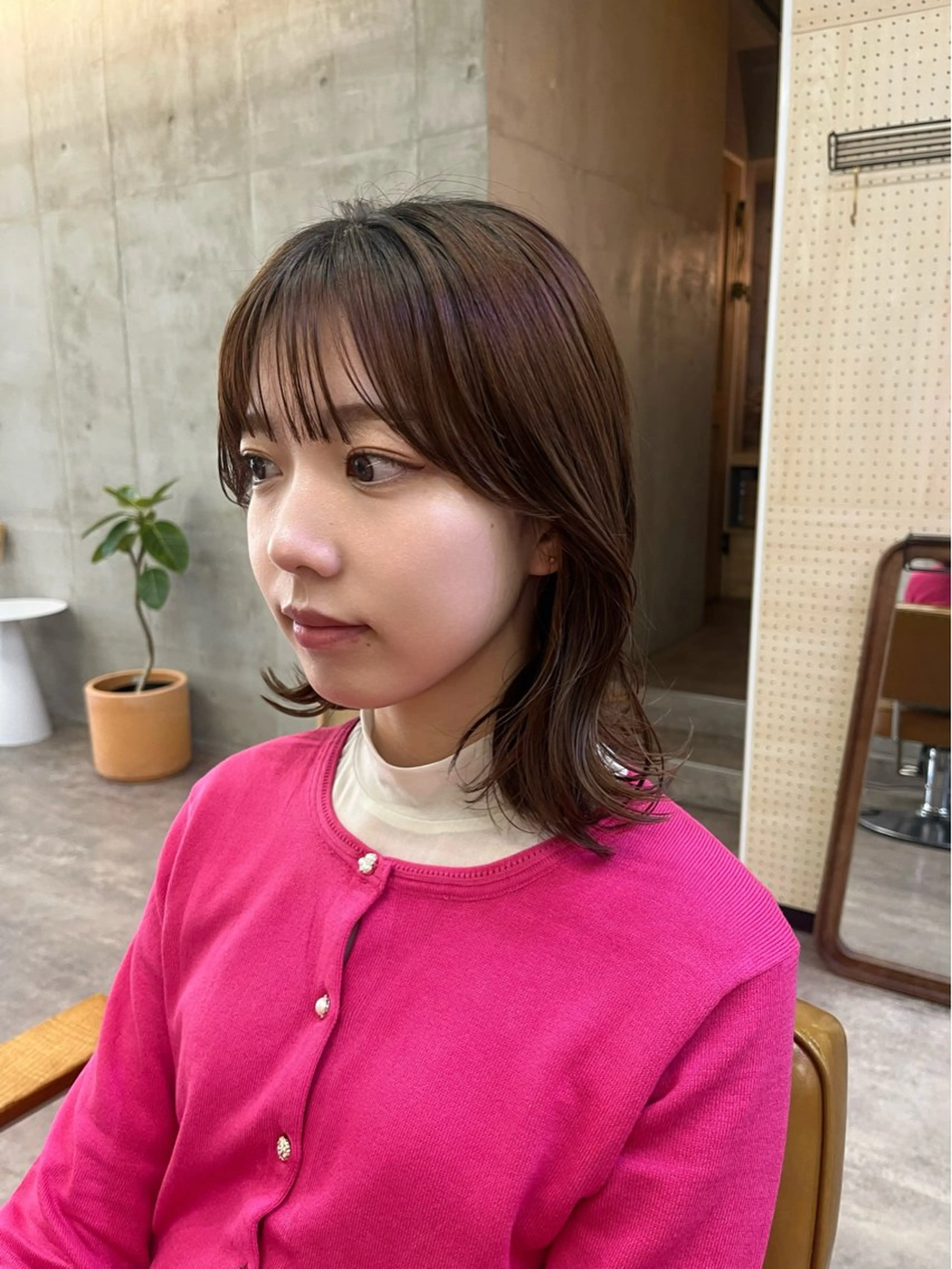 ミディアム カラー 顔周りカット 韓国風ヘア 似合わせカット カット SALT WATER所属・🫐 𝐌𝐚𝐨 🫐似合わせcutのヘアスタイル