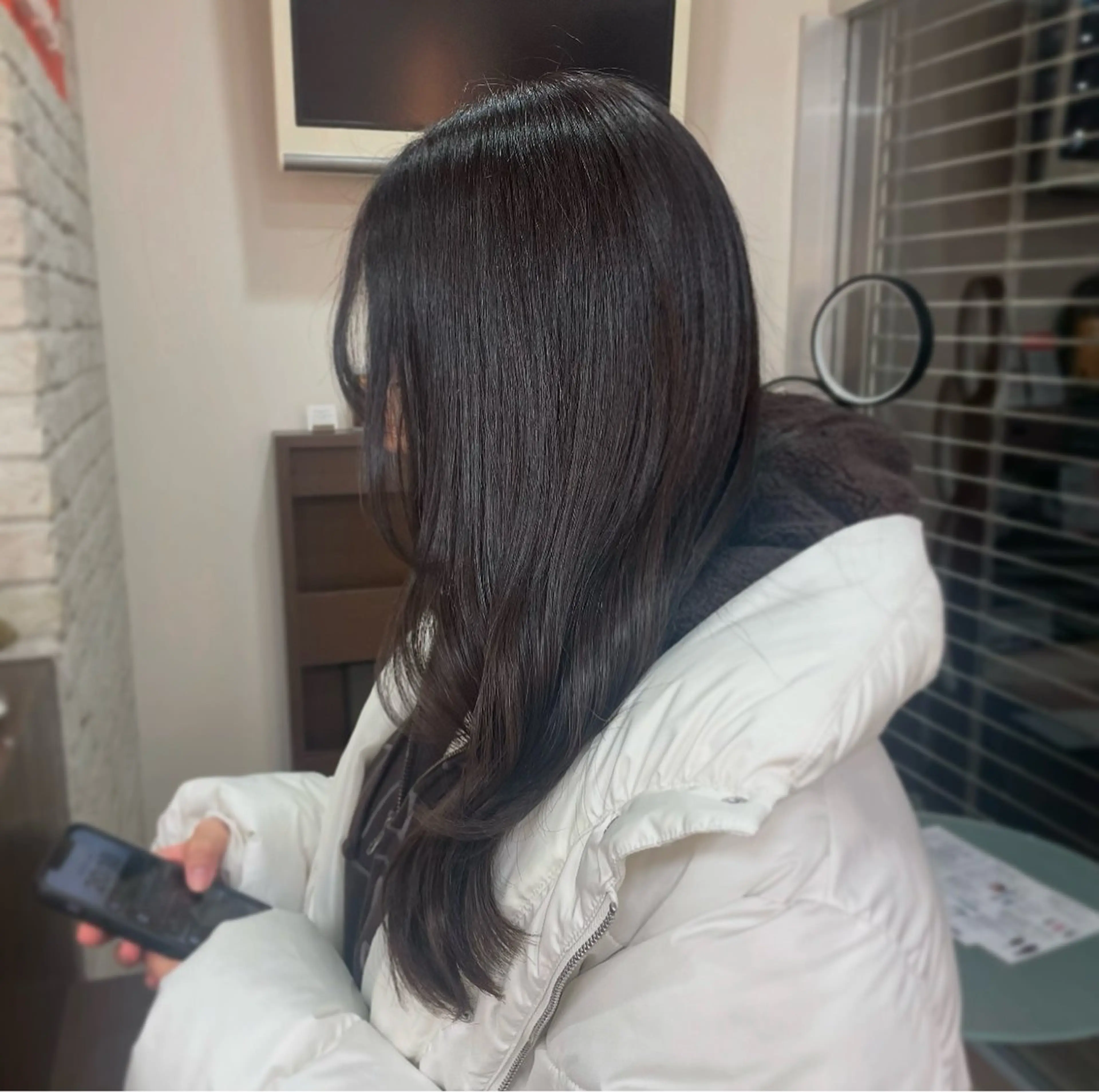 セミロング カラー ベージュカラー 黒髪 ラベンダーカラー ヘアカラー rouge所属・アベ ミオのヘアスタイル