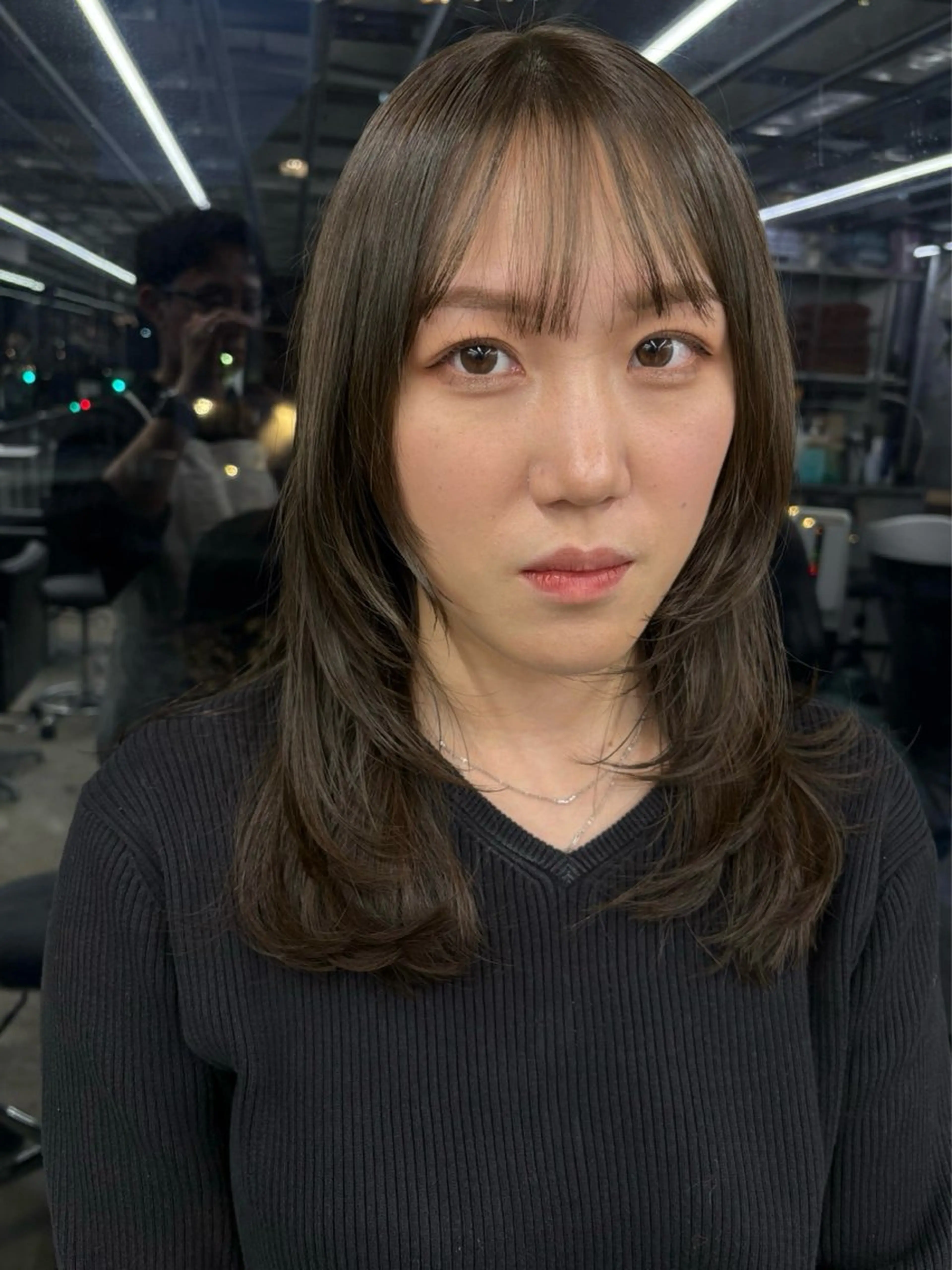 ミディアム カラー 顔まわりレイヤー レイヤーカット カット ヘアカラー トリートメント 似合わせカット レイヤーボブウルフのヘアスタイル