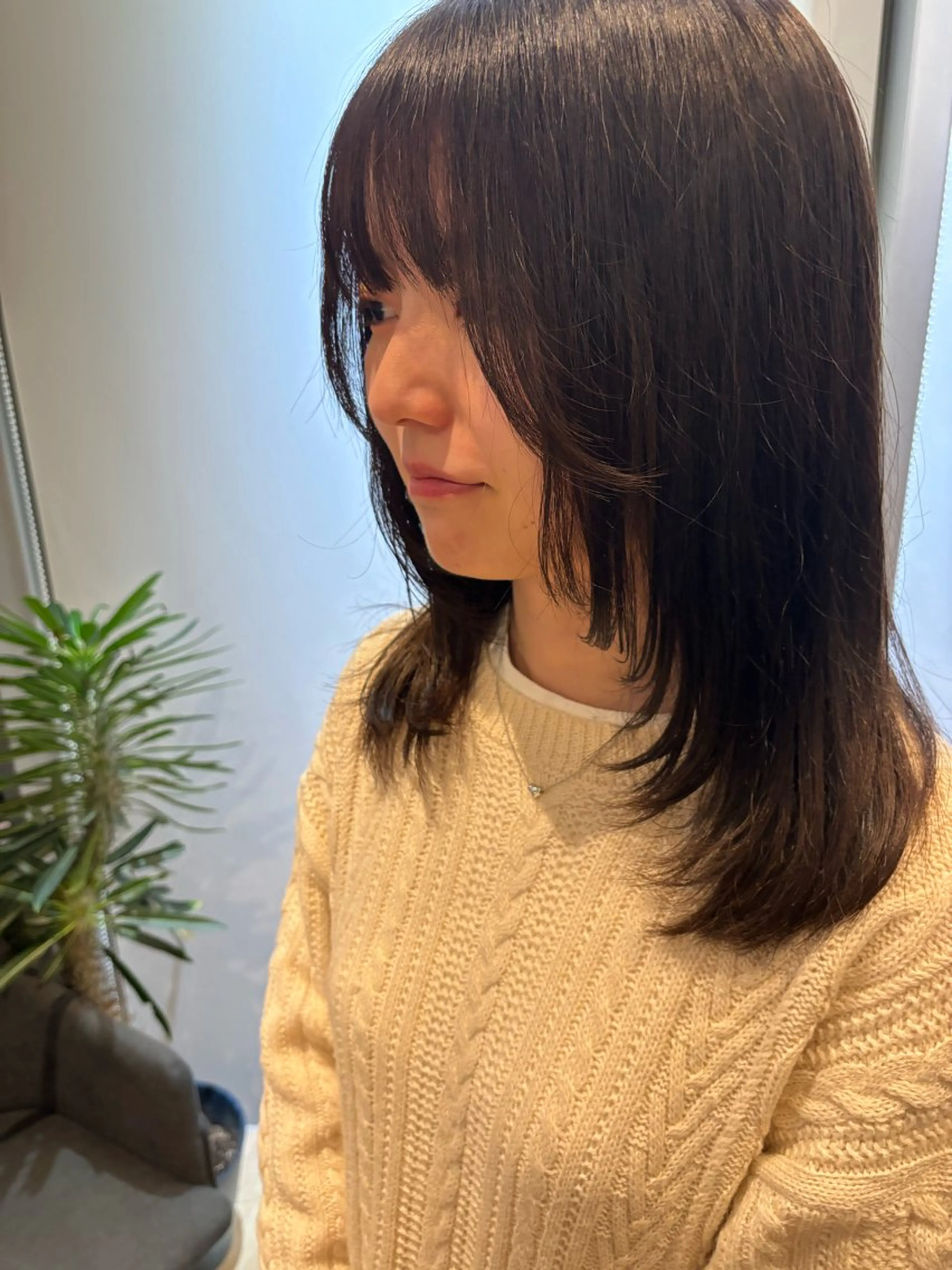 ミディアム 顔周りカット レイヤーカット 切りっぱなしボブ/ ショート/カエ🌛のヘアスタイル