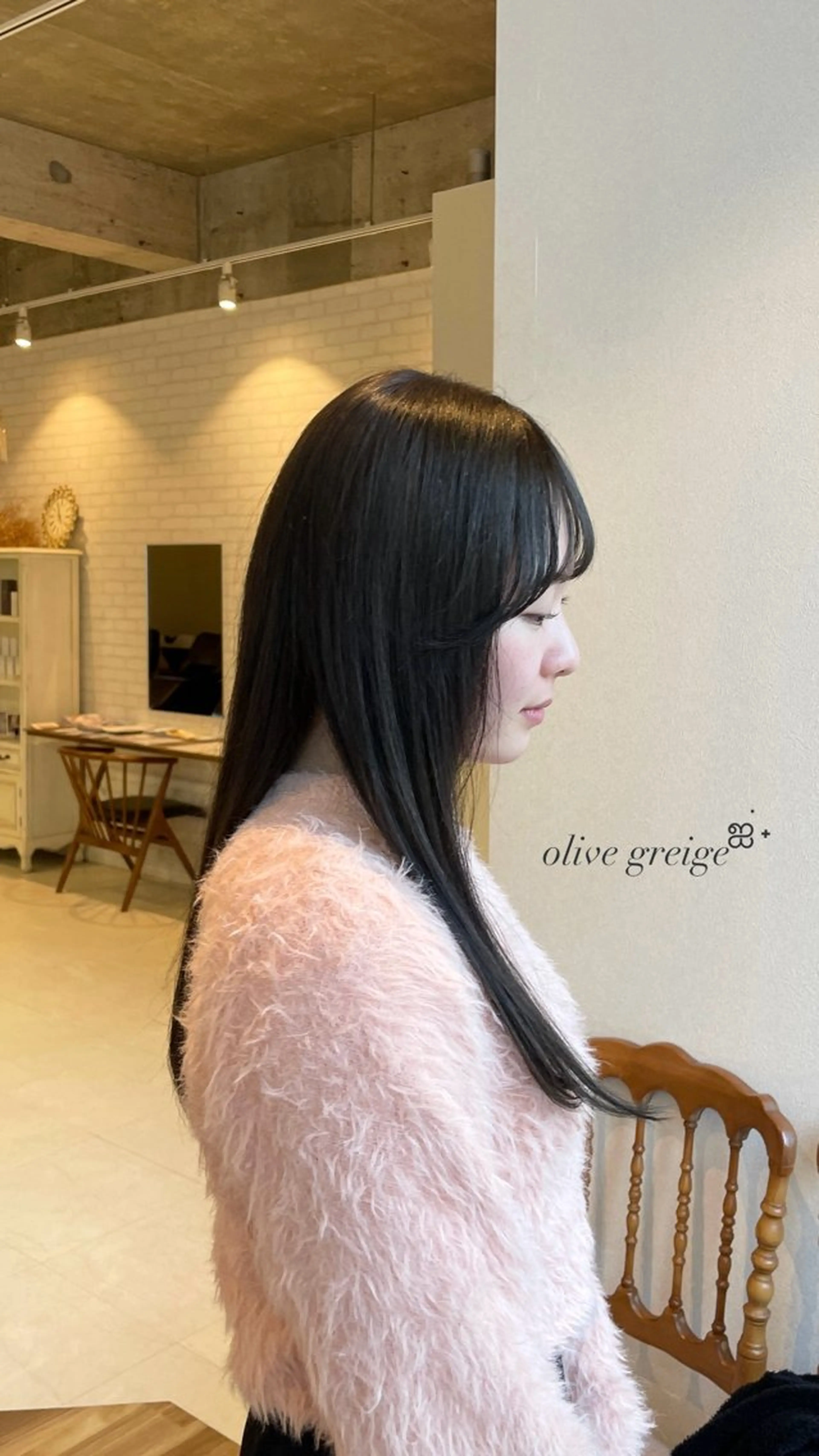 ロング カラー 透明感カラー グレージュ オリーブグレージュ オリーブグレー 韓国風ヘア カット ヘアカラー amoretto中央駅店所属・amoretto_ あやかのヘアスタイル