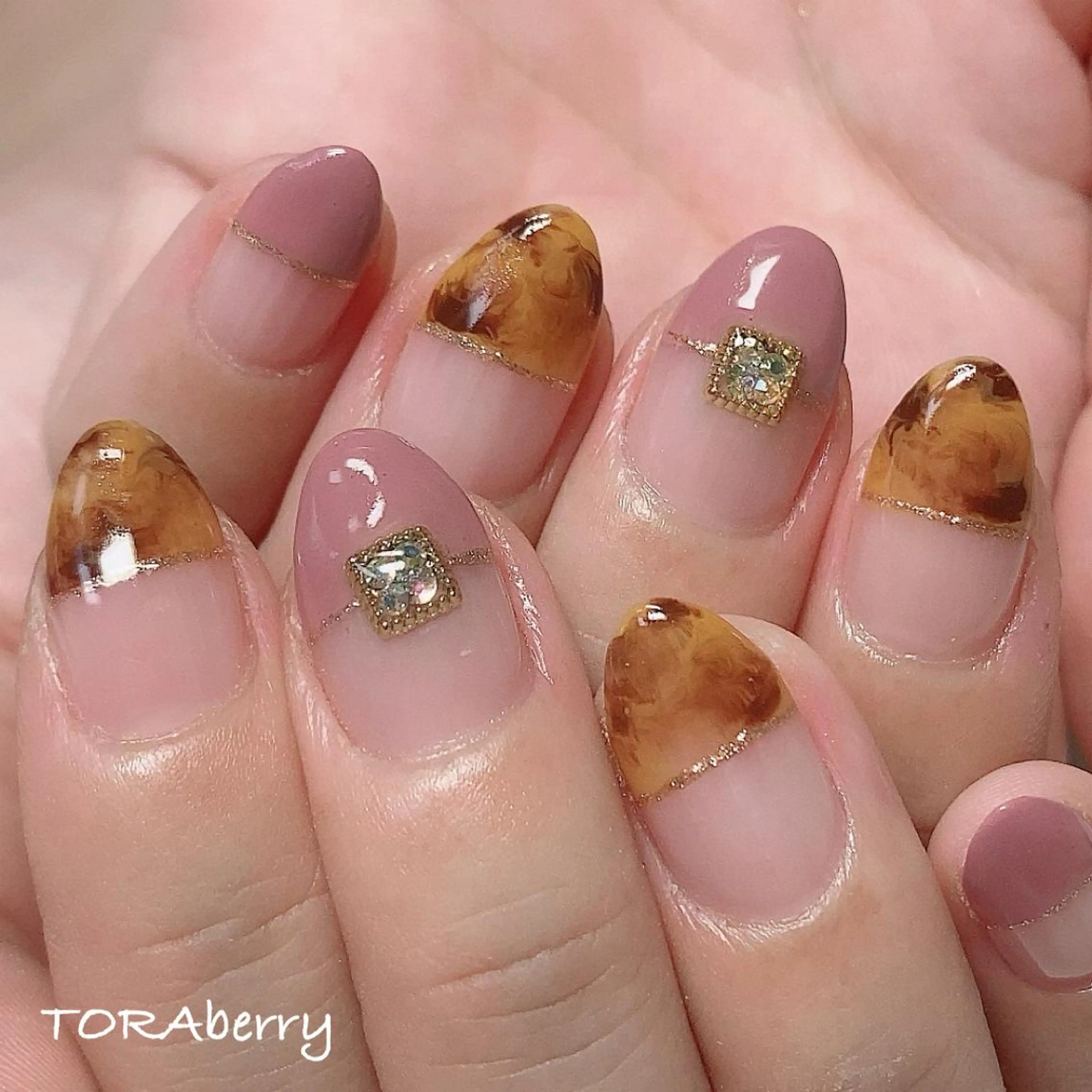 ネイル べっ甲ネイル ハンドネイル ネイリスト なつみのネイルデザイン