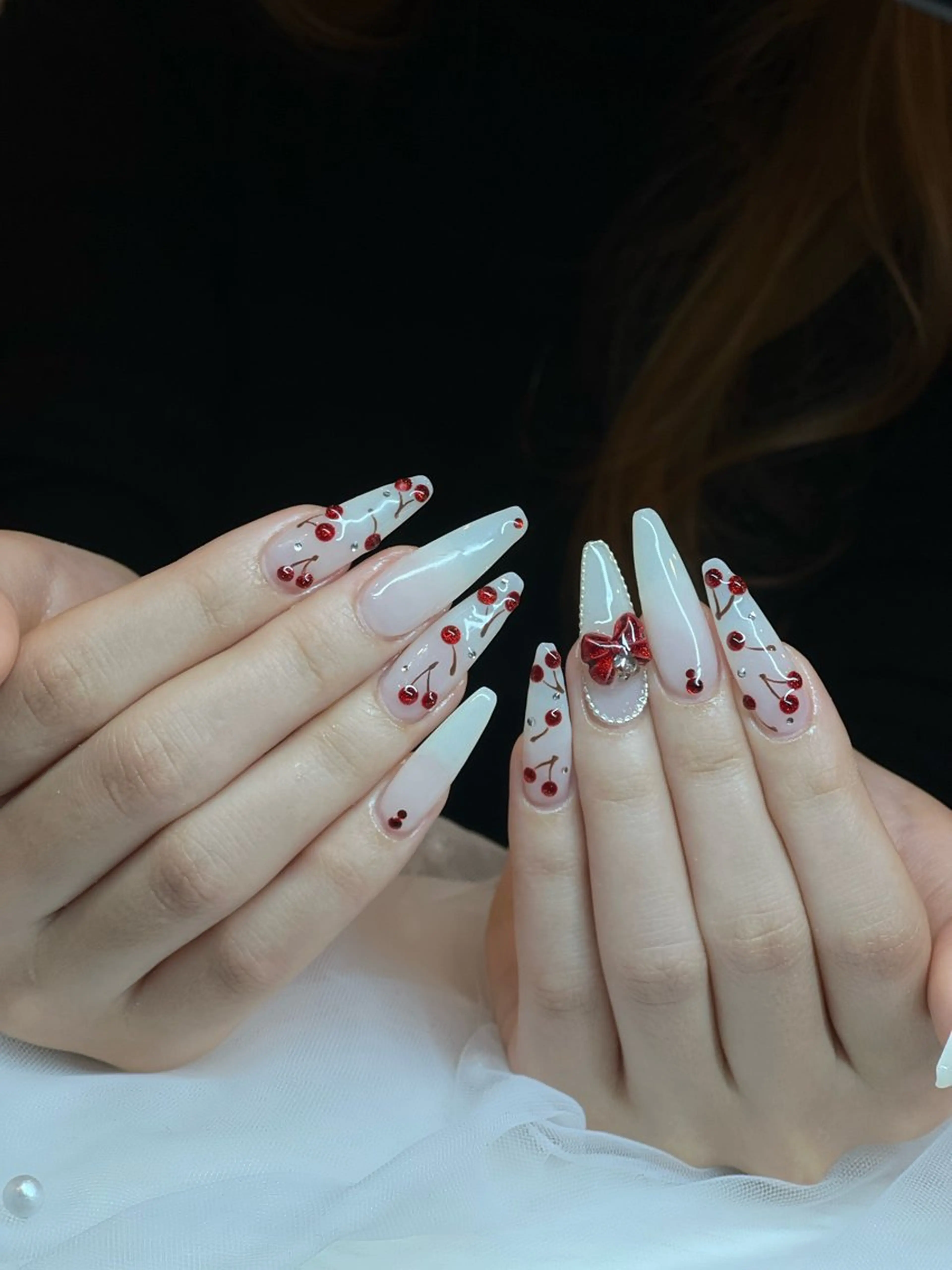 ネイル ボルドー ブラウン チークネイル ドット フットネイル ハンドネイル RUBY Nail 日暮里店のネイルデザイン