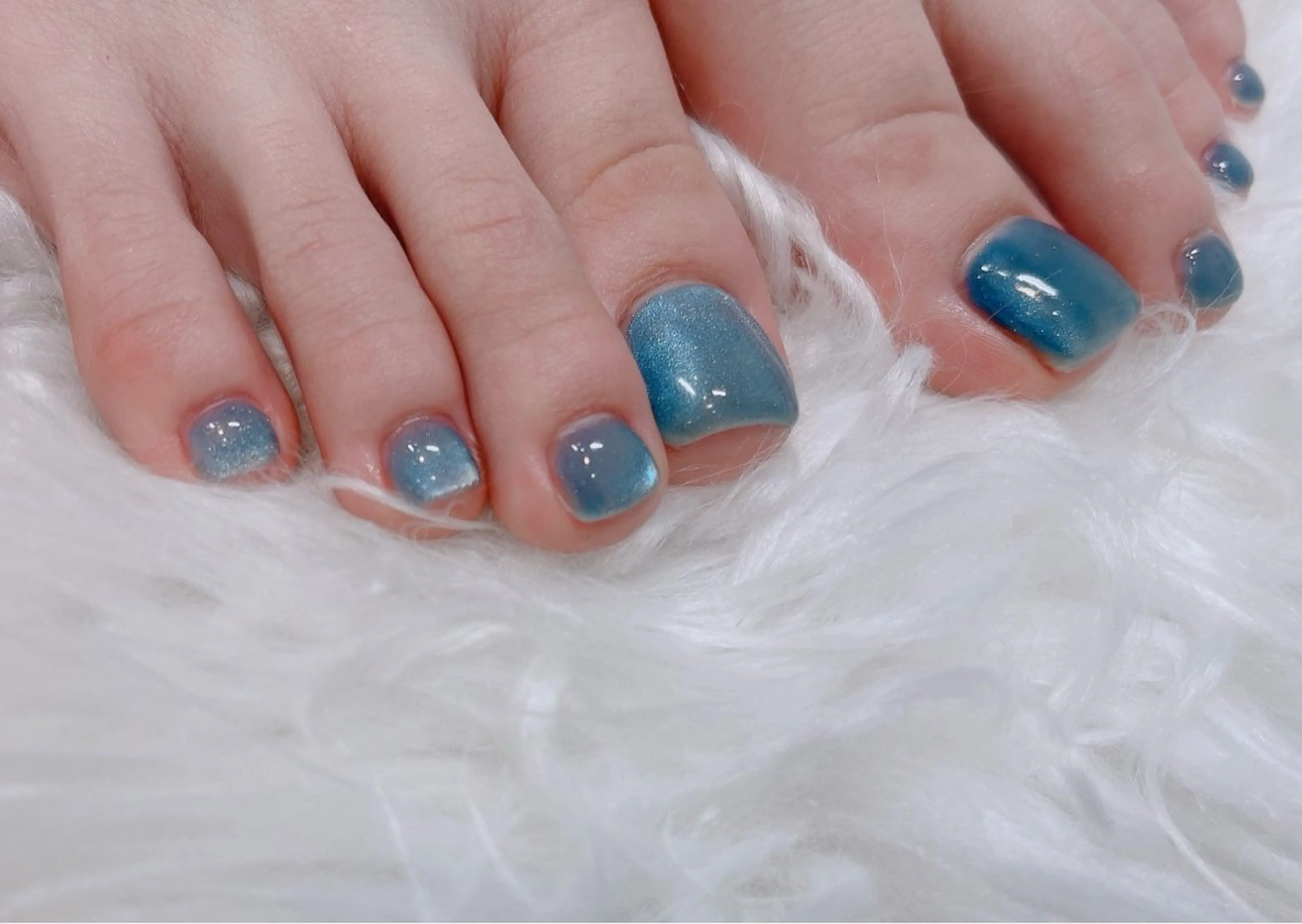 ネイル ブルー ジェルネイル パラジェル フットネイル NAILSALON CRISTA所属・🤍CRISTA yui🤍のネイルデザイン
