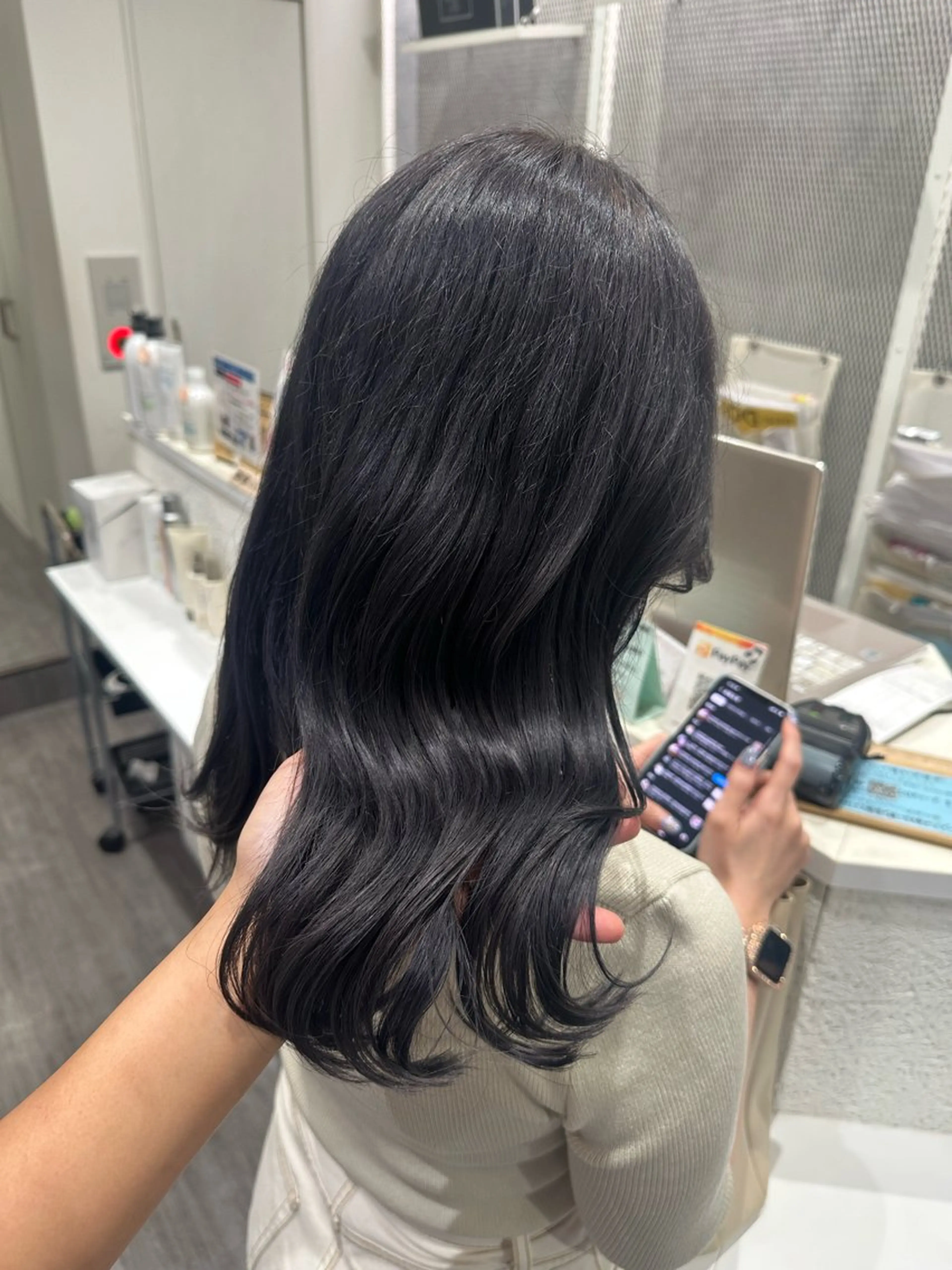 ミディアム カラー ブリーチ ダークグレー ヘアカラー トリートメント 艶髪レイヤー上田 紗也🇰🇷💗のヘアスタイル