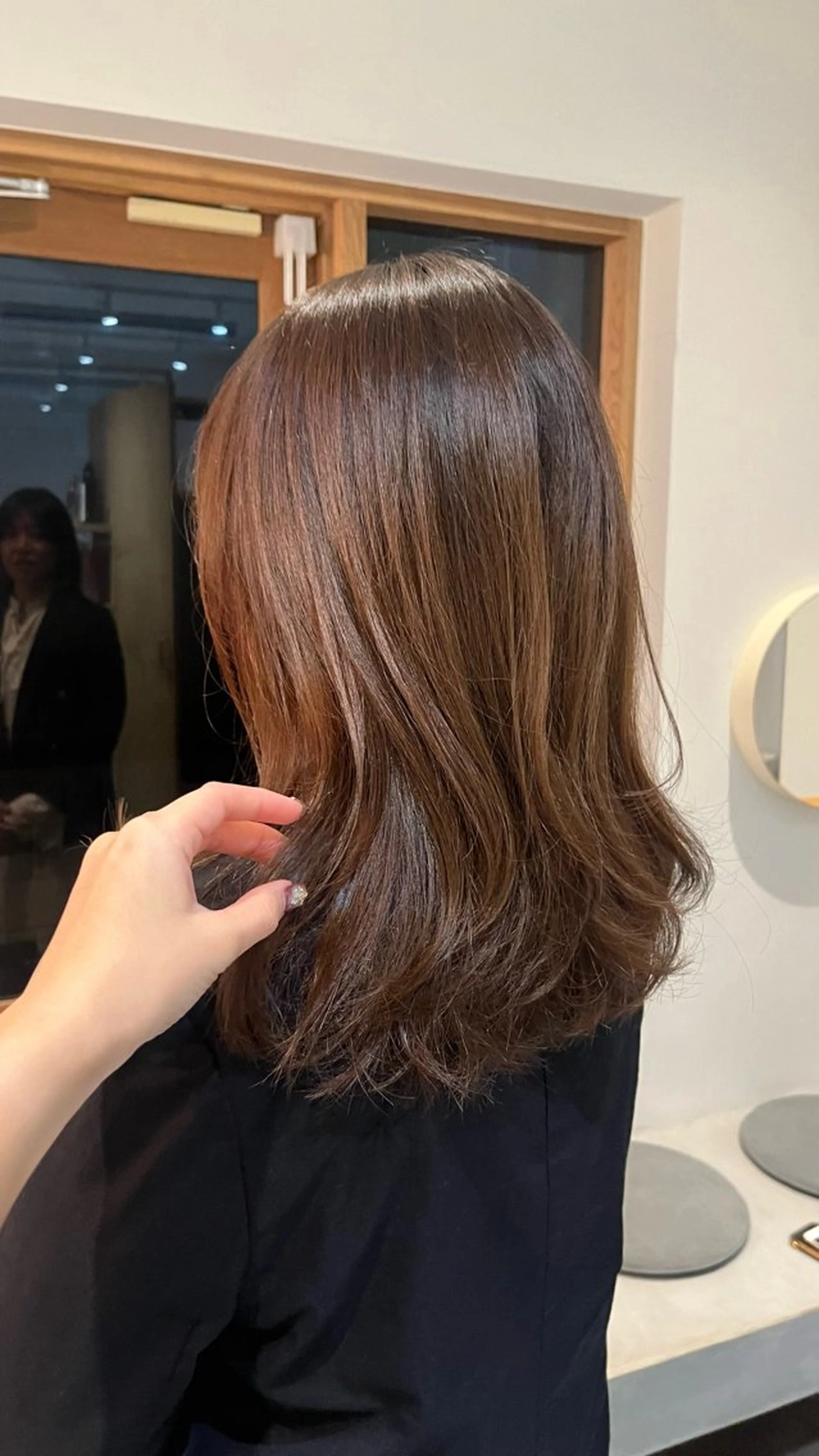 ミディアム YUI／レイヤー カット/透明感カラーのヘアスタイル