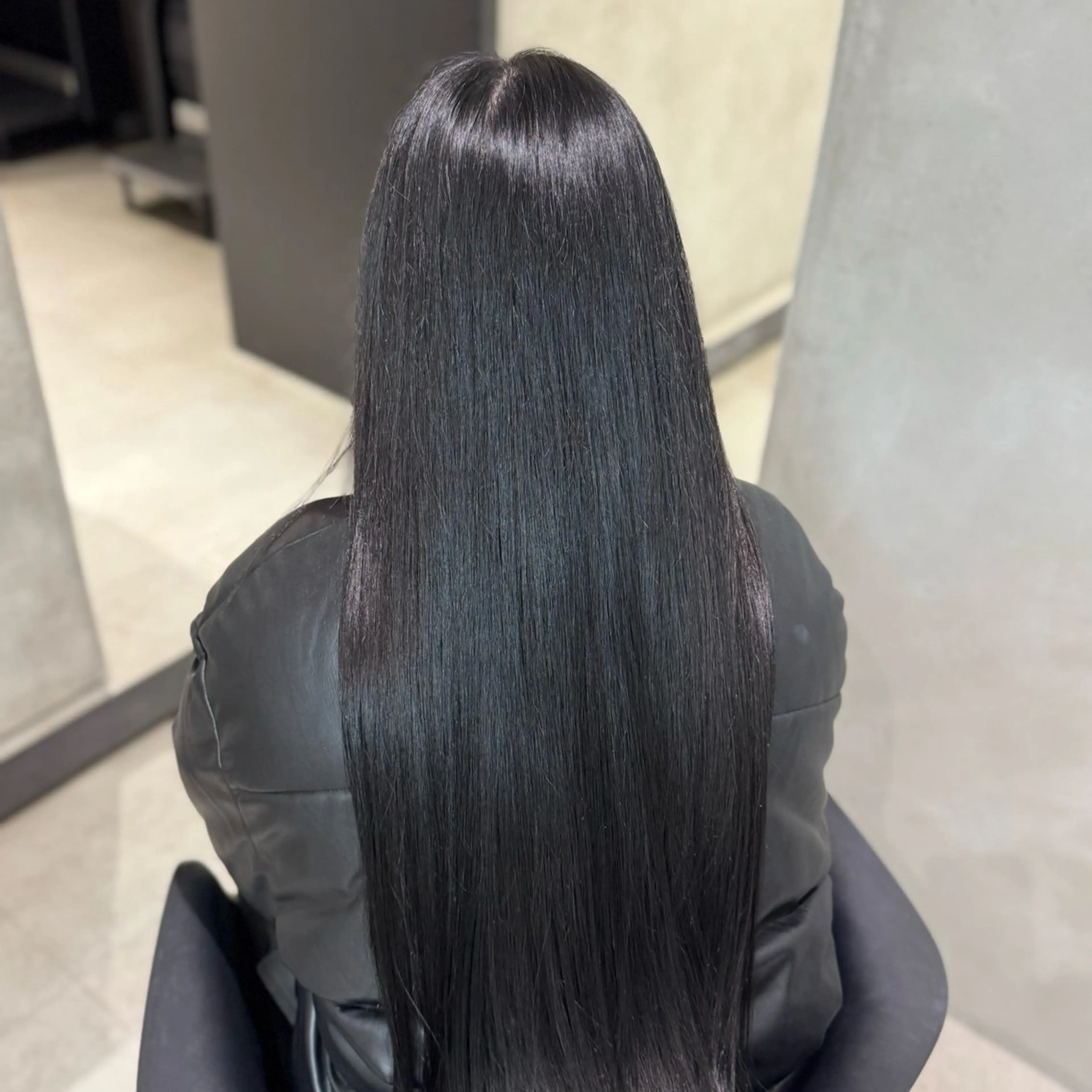 ロング カラー 黒髪 ブルーカラー ブルーブラック 韓国風ヘア 大阪 梅田/ ハイトーン/エクステのヘアスタイル