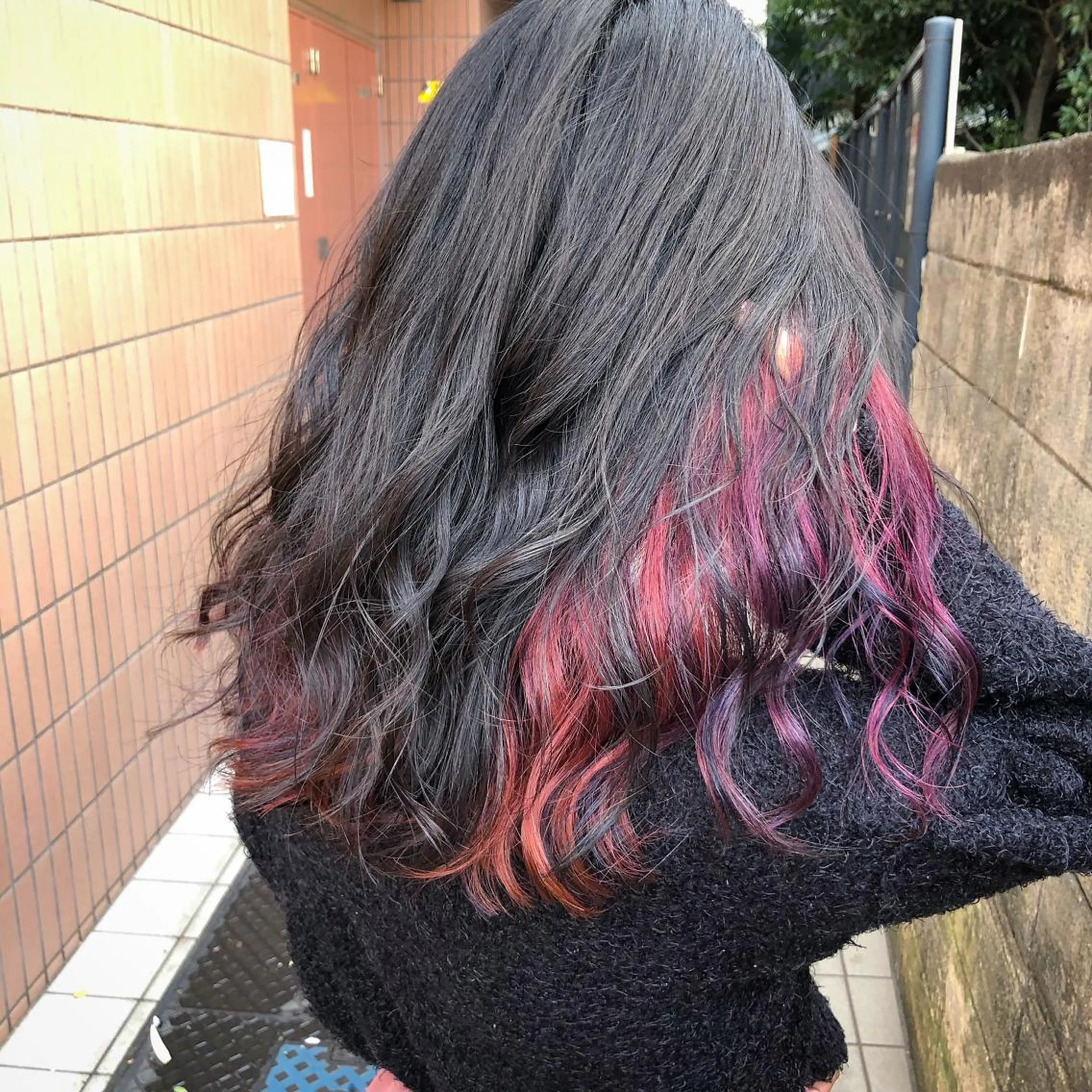 ロング パープルカラー 髪質改善、エクステ 山口卓哉のヘアスタイル