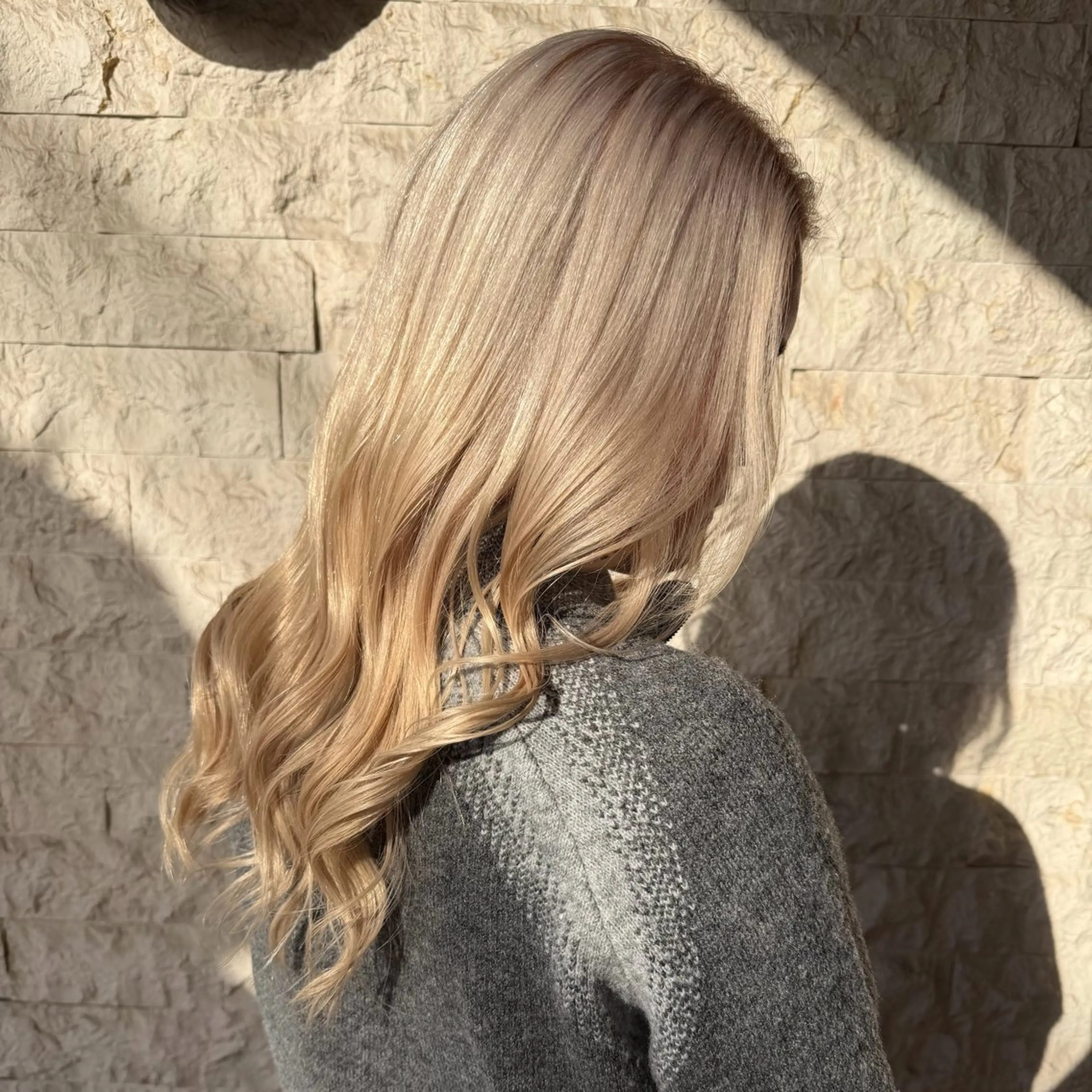 ロング カラー ヘアカラー トリートメント 🦖Maho🦖 ブリーチカラーのヘアスタイル