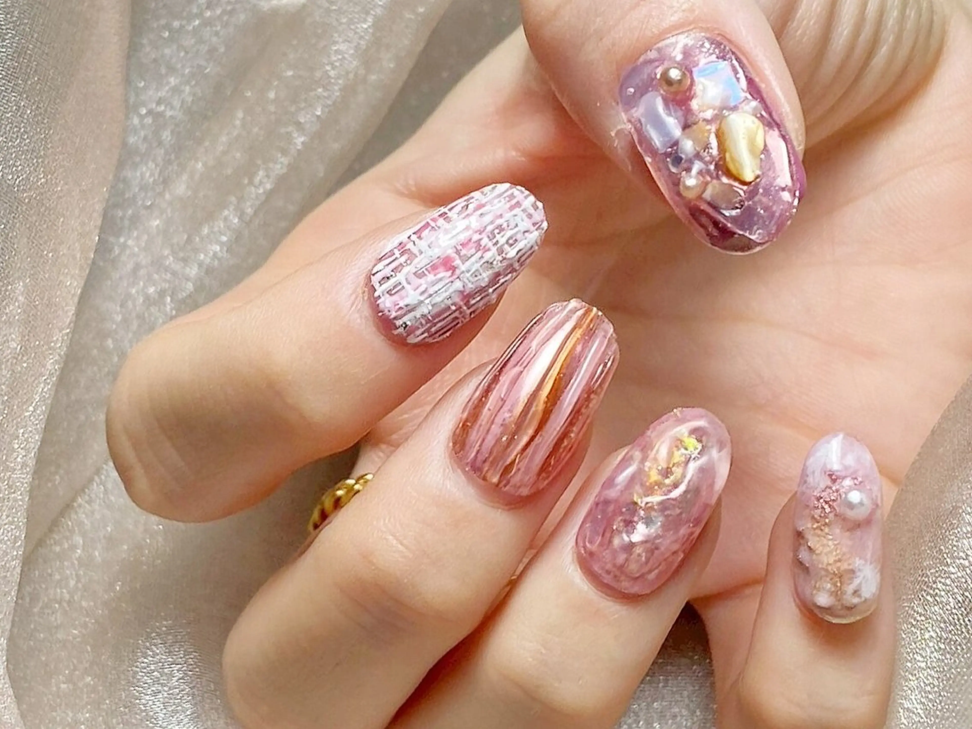 ネイル アートネイル キラキラネイル 持ち込み ツイードネイル PEACE Aliceのネイルデザイン