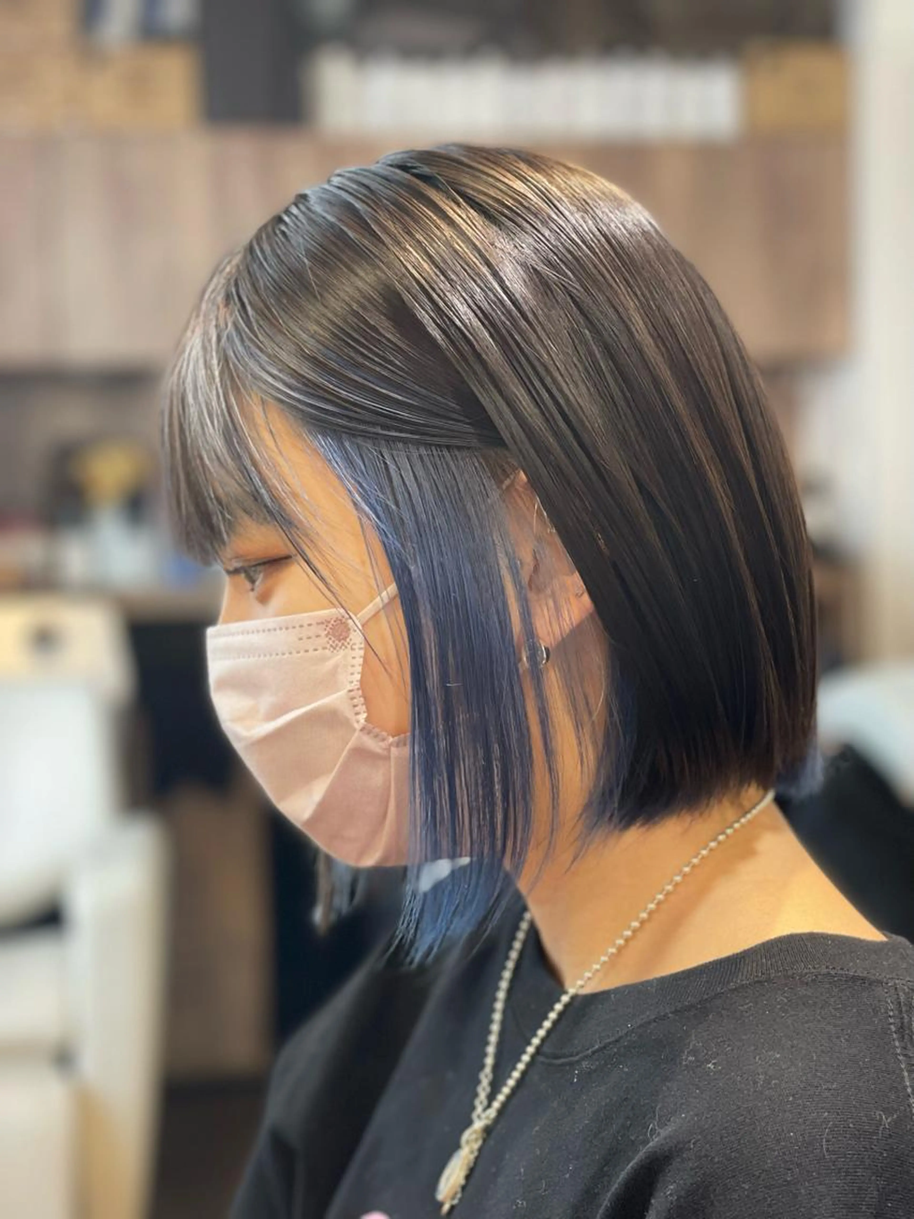 【今流行のイヤリングカラー】耳元だけのアクセントブリーチ+全体カラー¥9000の写真