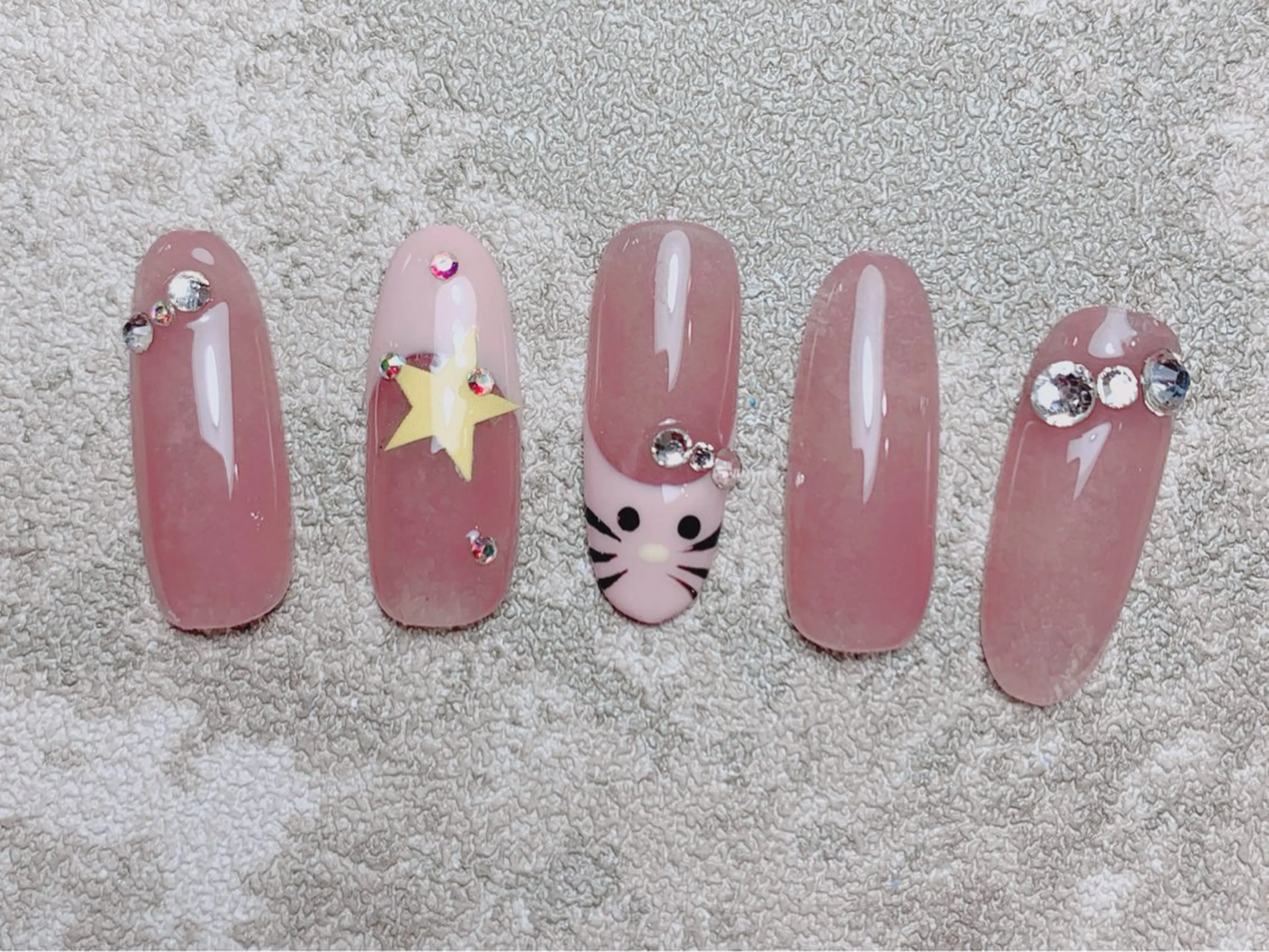 ネイル ハンドネイル マジックミラー所属・マジック ミラーのネイルデザイン