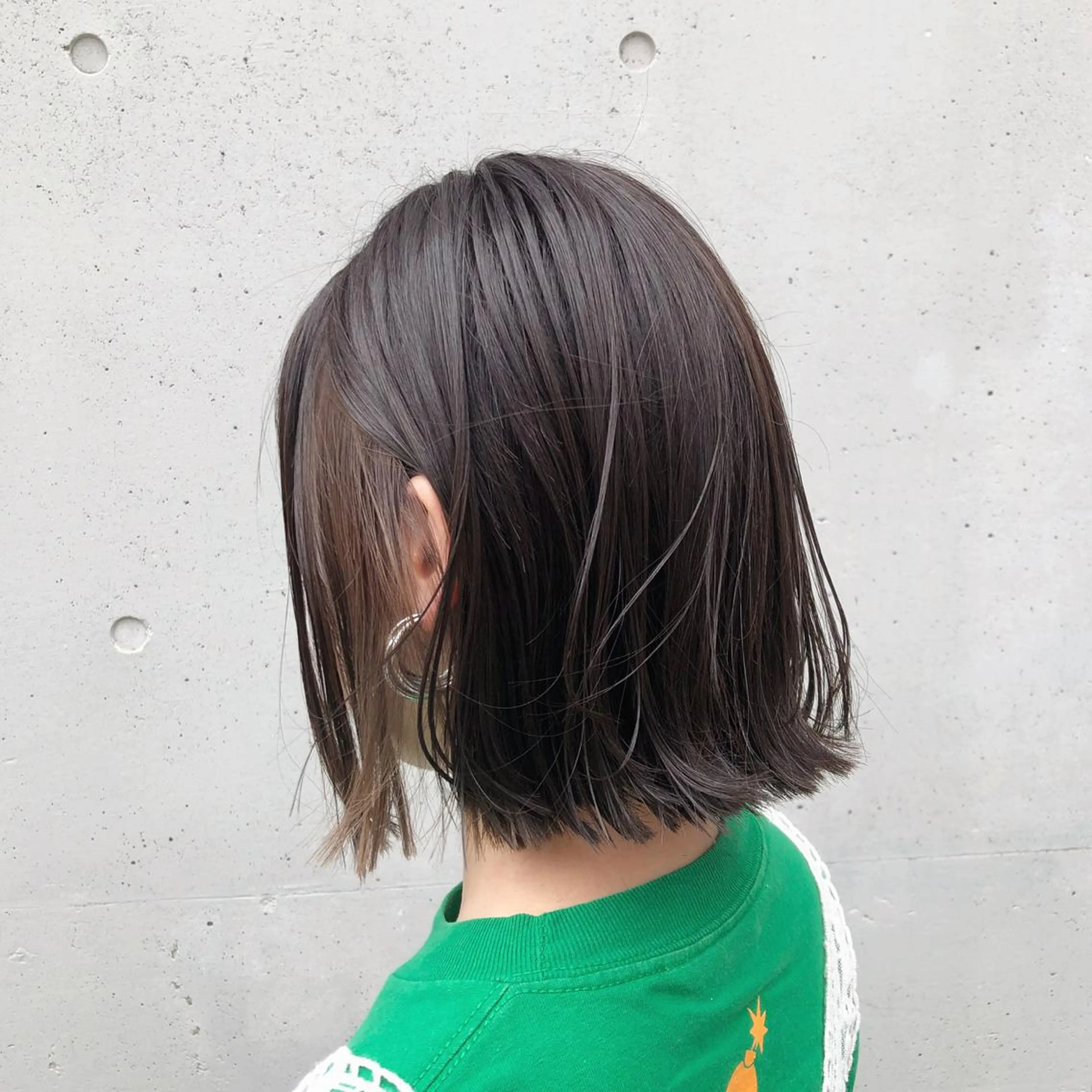 ミディアム カラー ヘアアレンジ 切りっぱなしボブ グレージュ インナーカラー ボブ カット ヘアカラー トリートメント 酸性縮毛矯正🧴韓国 レイヤー/髪質改善のヘアスタイル