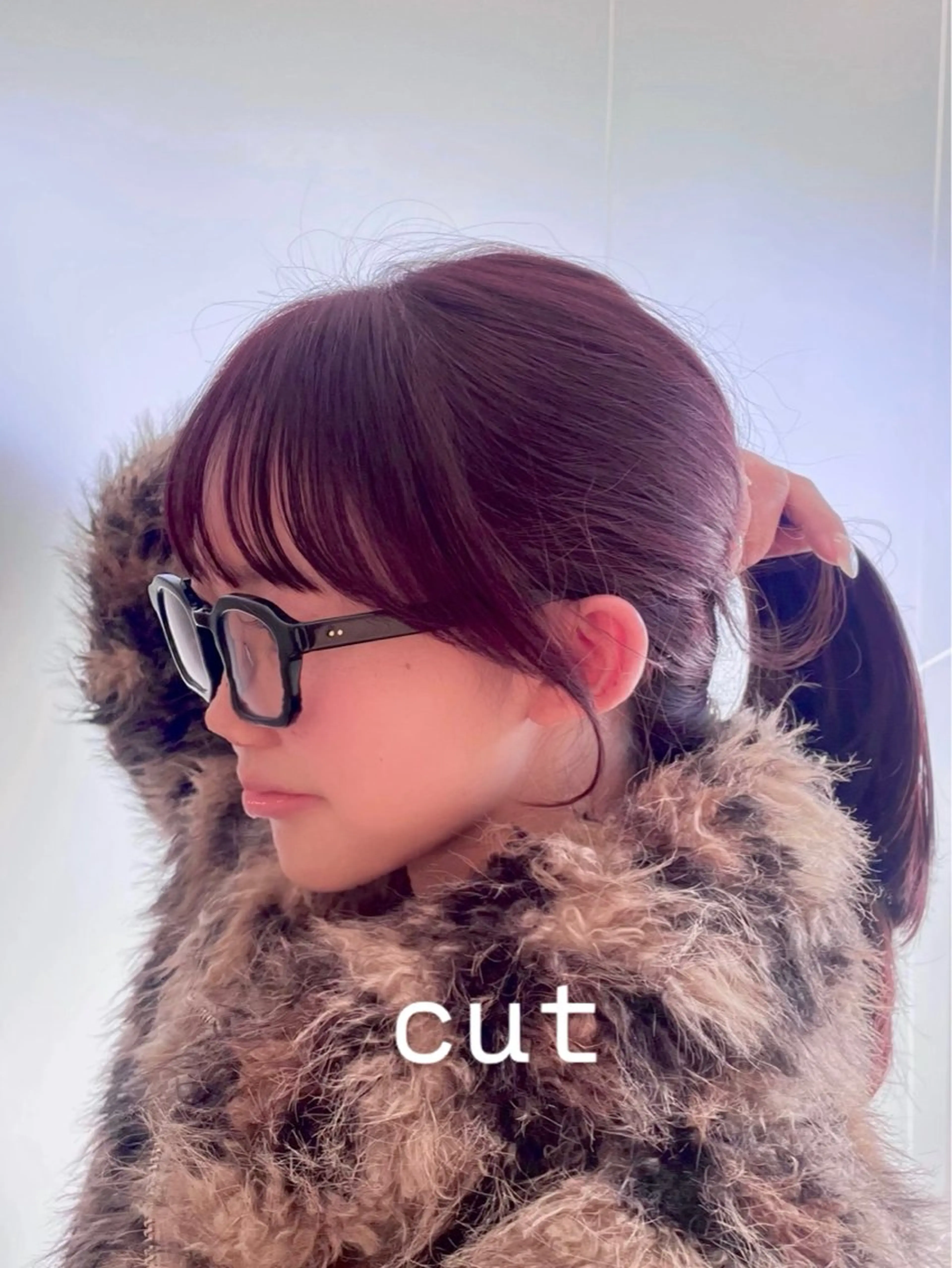 ミディアム カラー ヘアアレンジ ボルドーカラー 顔周りカット 韓国風ヘア 小顔カット カット ヘアカラー 顔周り小顔カット ×ブリーチなしカラーのヘアスタイル