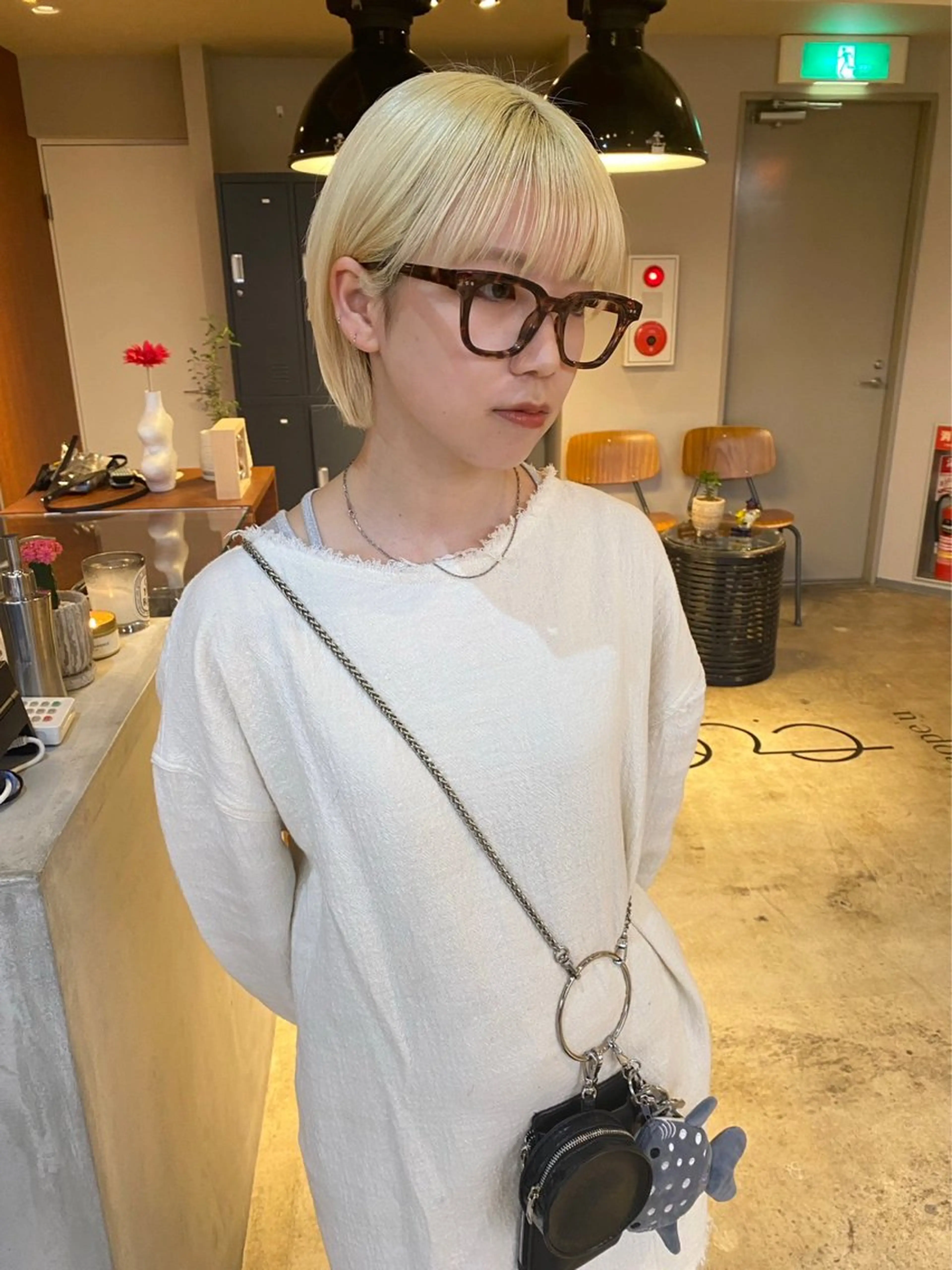 ショート カラー ブリーチ 抜きっぱなしブロンド ブロンド ブリーチ矯正/ ブリーチ特化mikaのヘアスタイル