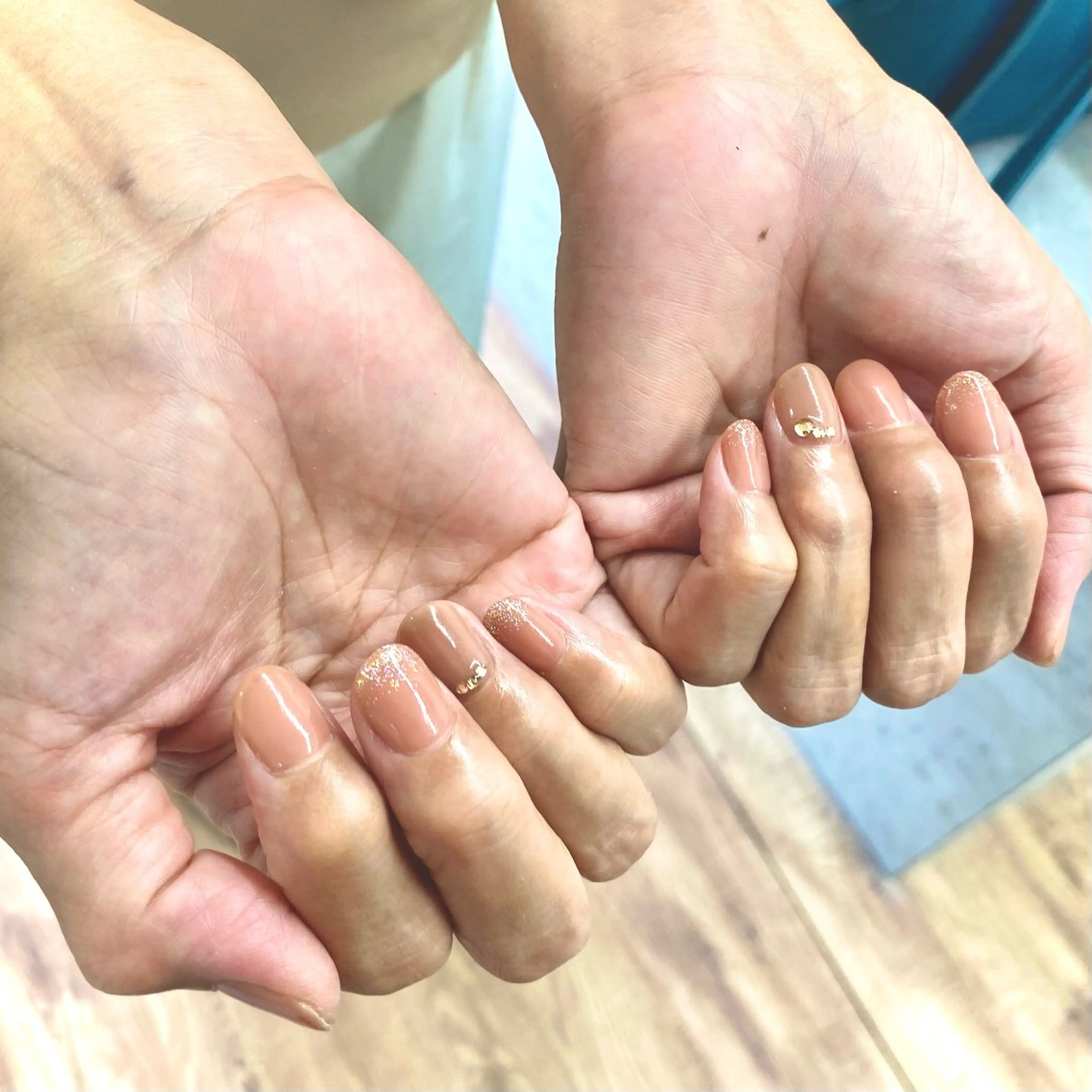 ネイル ラメ(グリッター) ストーンネイル 森田 菜月のネイルデザイン