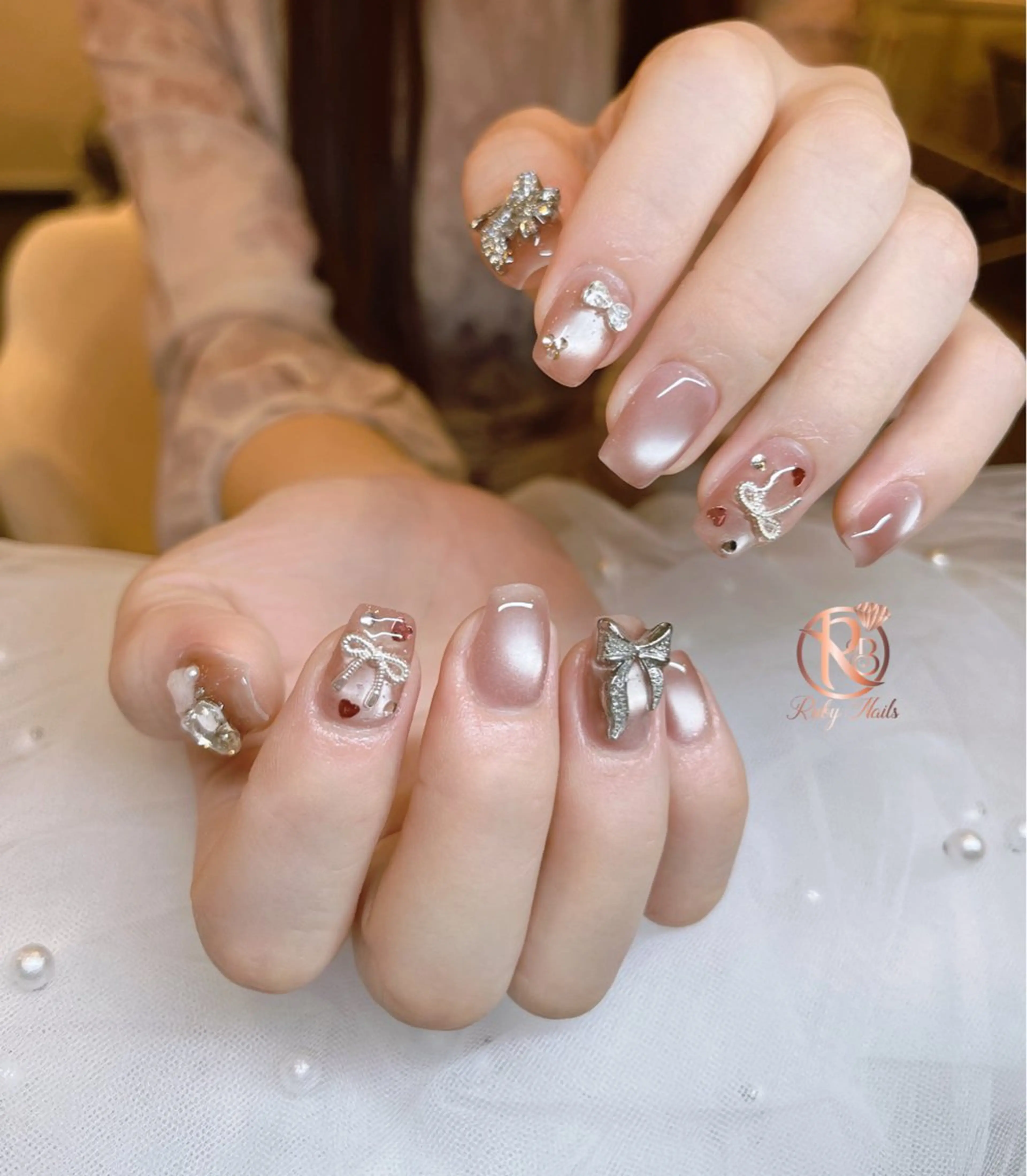 ネイル チークネイル フットネイル フレンチネイル グラデーション キラキラネイル Yukichan 日暮里店のネイルデザイン