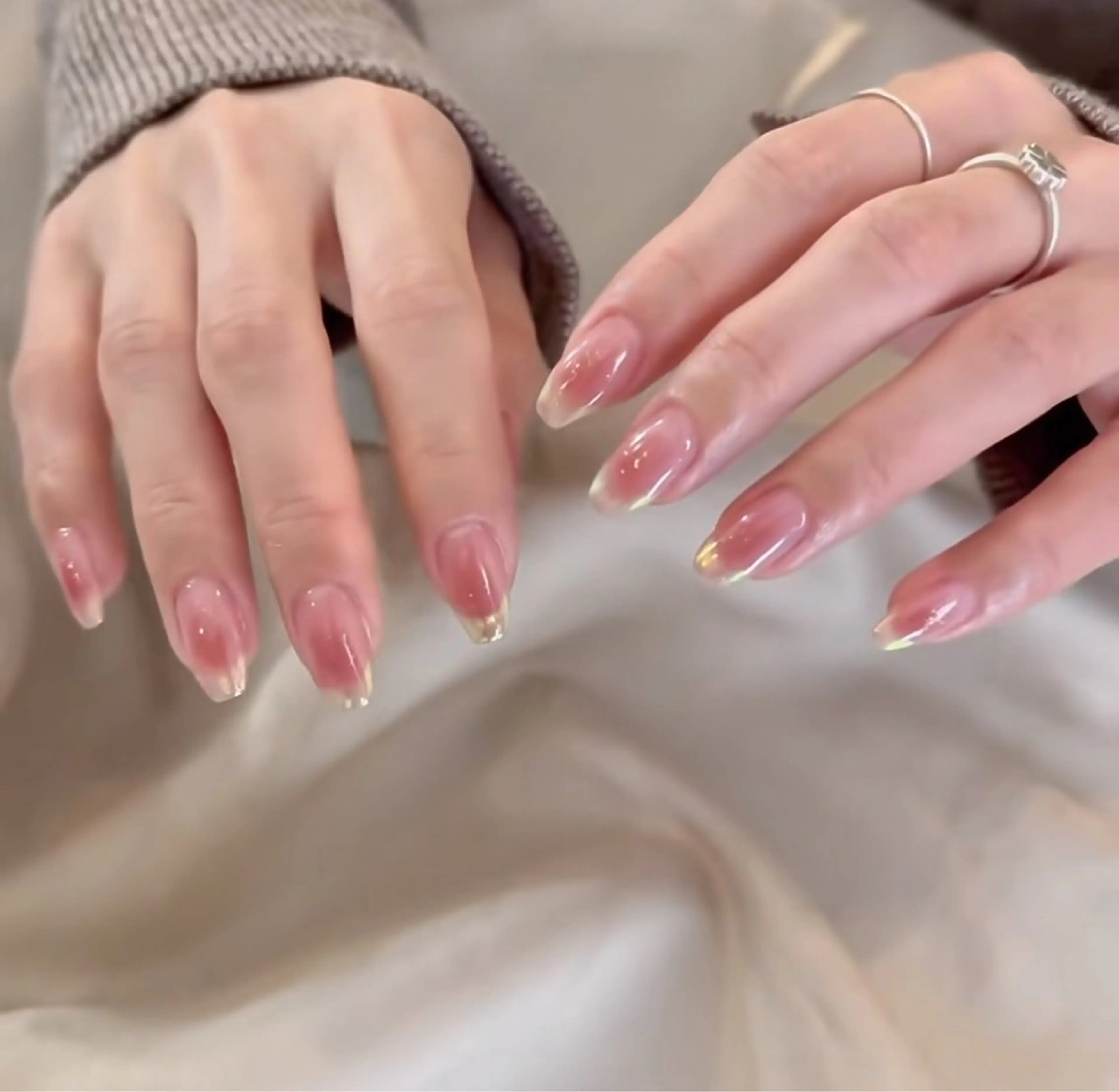 ネイル オーロラネイル カジュアル チークネイル 長さ出し マグネットネイル H&B salon 優里のネイルデザイン