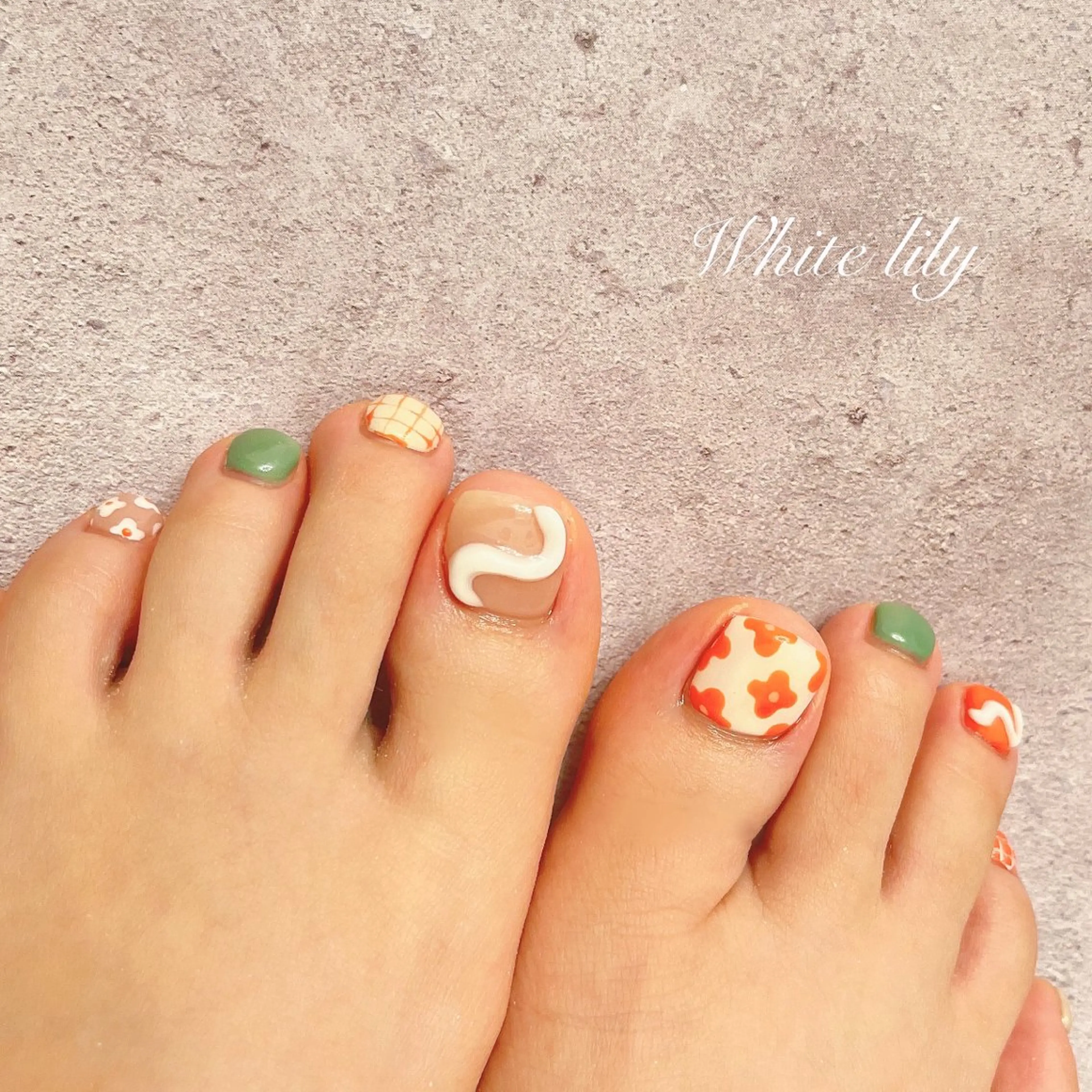 ネイル フットネイル White lily所属・牧田 雅世のネイルデザイン