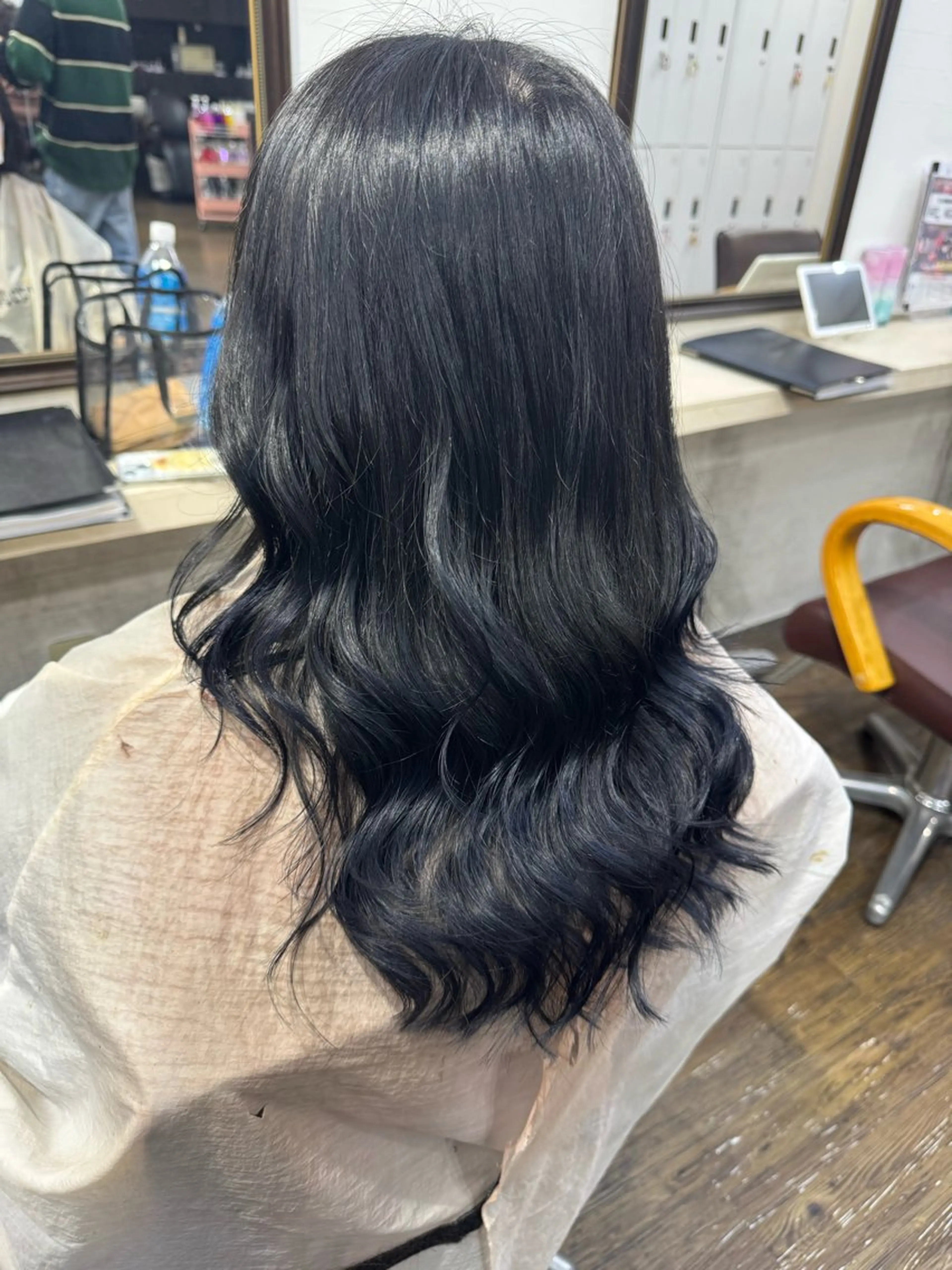 ミディアム apollo 横浜所属・横浜🦋ハイトーン 🫐耳つぼジュエリーのヘアスタイル