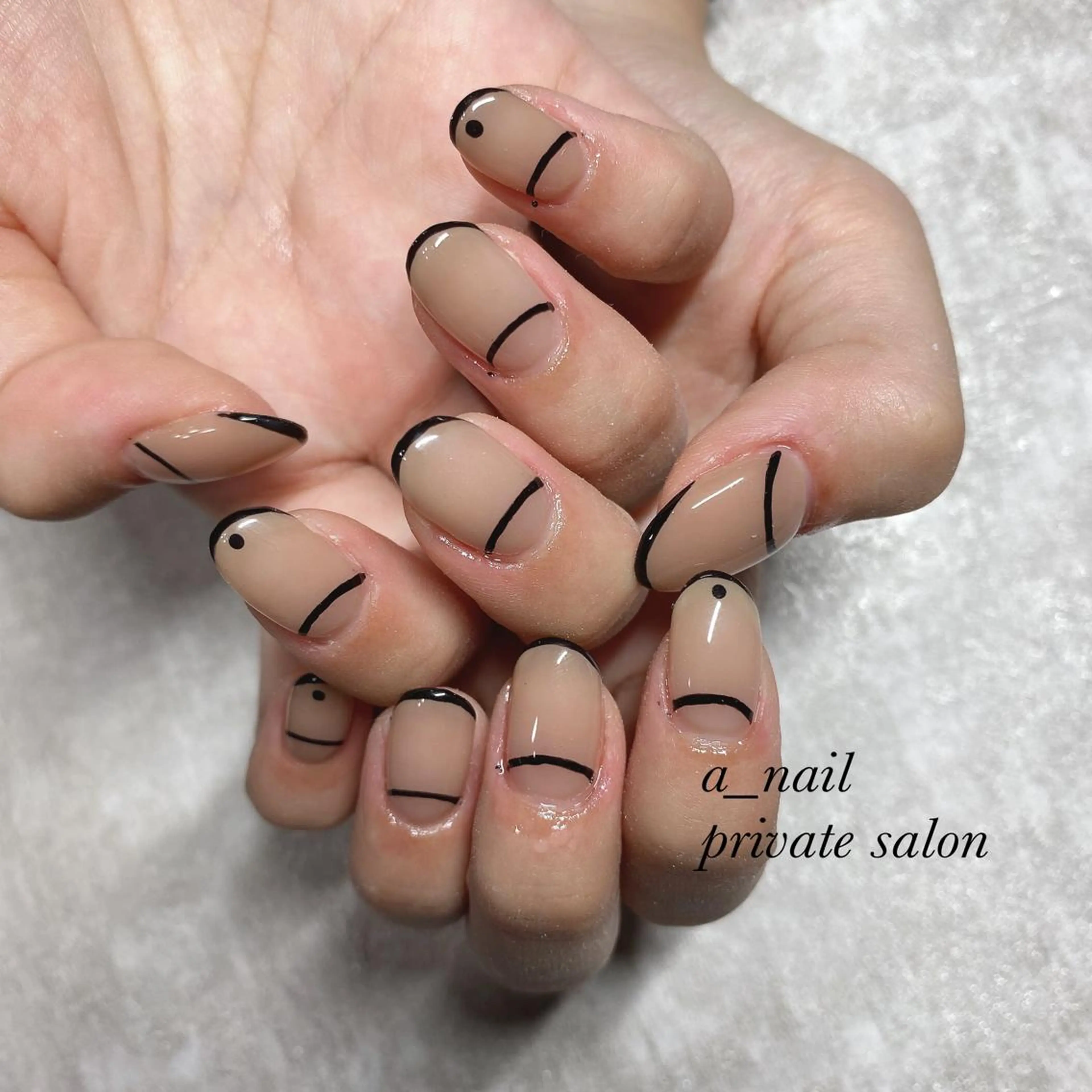 ネイル アニマル柄 フレンチネイル ジェルネイル 氷ネイル・うるうるネイル レース 菅 恵奈のネイルデザイン