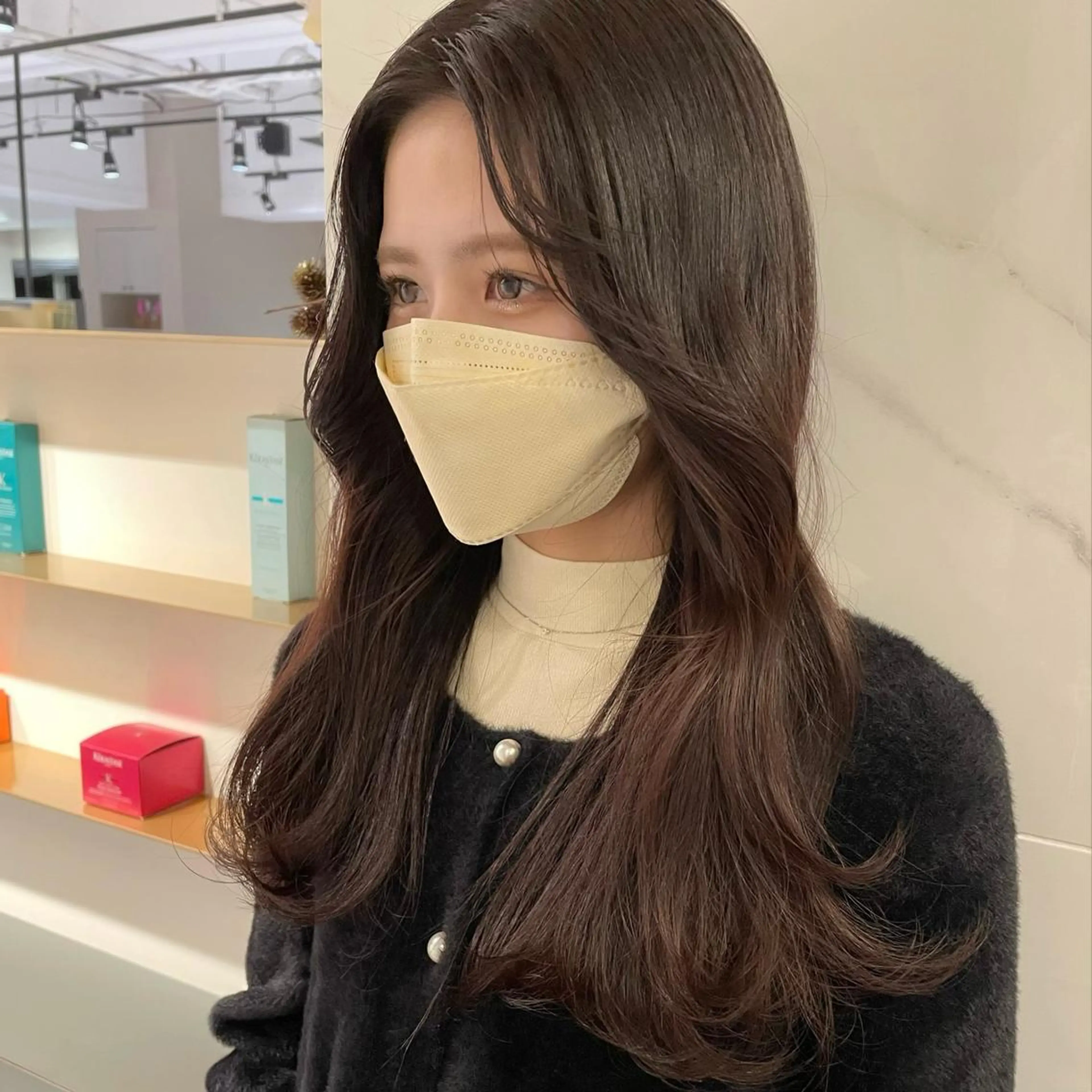 カラー アッシュ ベージュカラー ブリーチ 透明感カラー グレージュ 石山 洸平のヘアスタイル