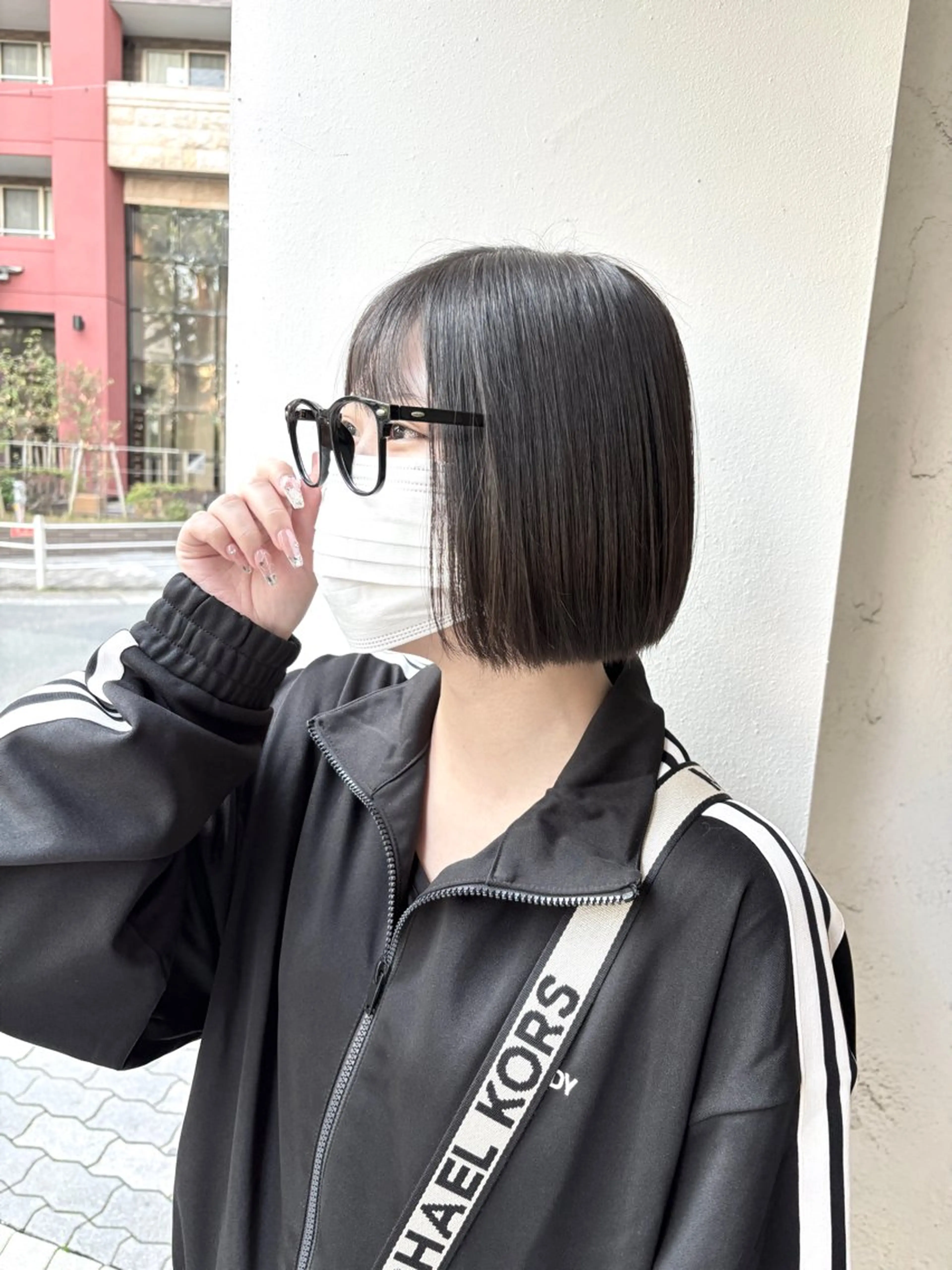 ショート ボブ カット 朝尾 愛花のヘアスタイル