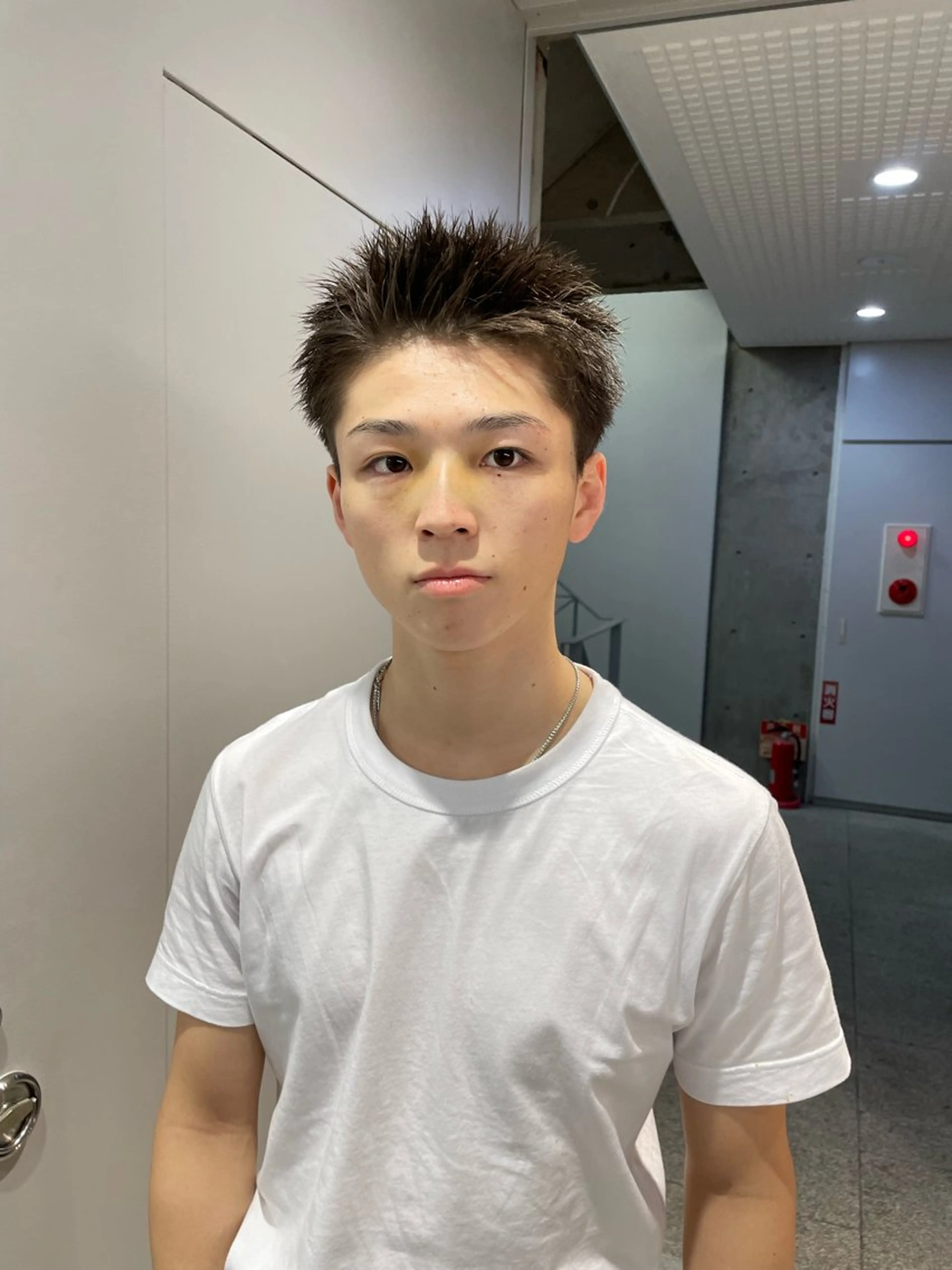 ショート メンズ スパイキーショート ショートヘア カット 垢抜けハイトーン☀／ 笑顔の美容師／しゅんのヘアスタイル