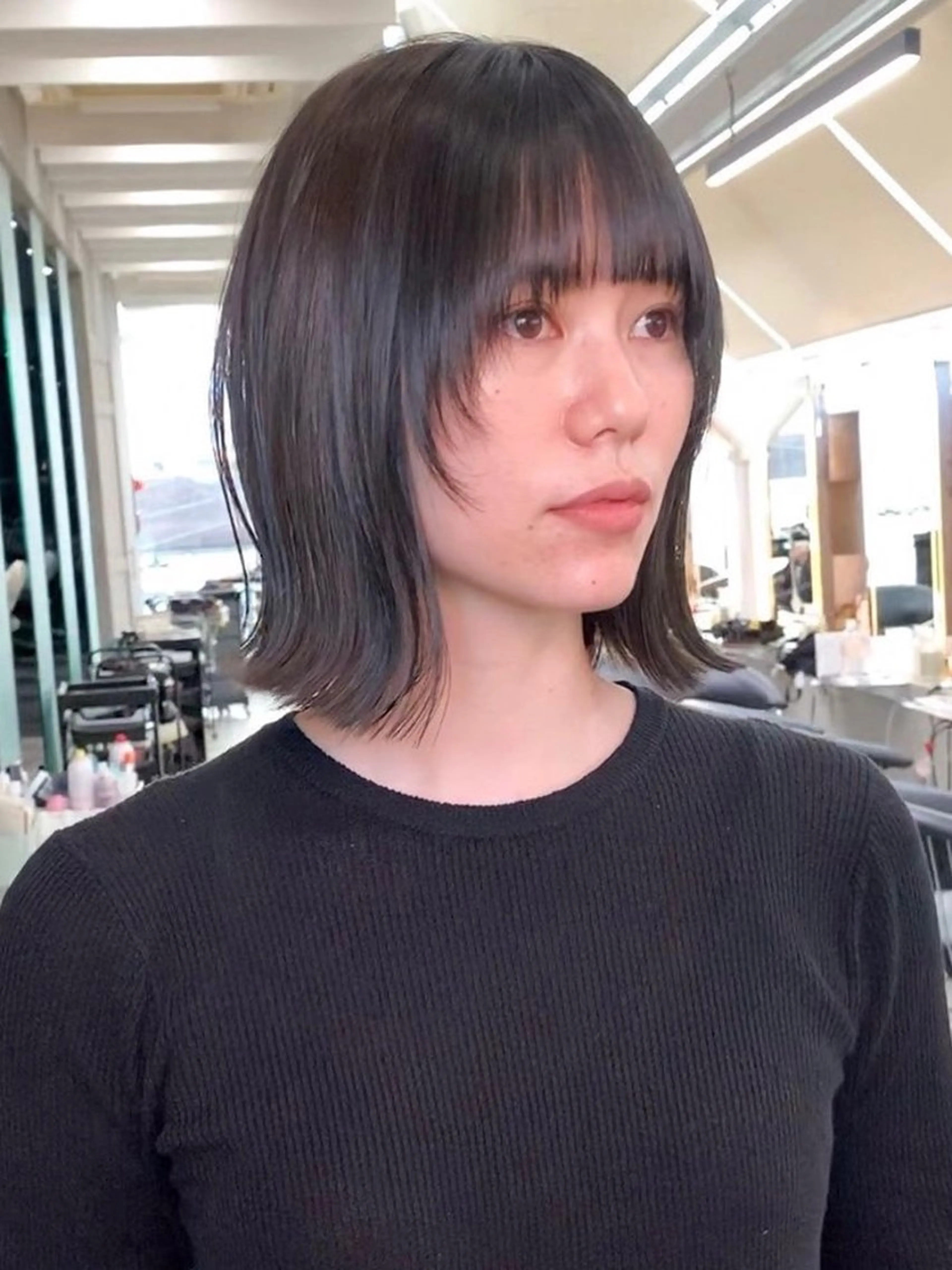 ミディアム 切りっぱなしボブ ショートボブ ボブ 顔周りカット 髪質改善 カット ヘアカラー 縮毛矯正 トリートメント 伊 杏のヘアスタイル