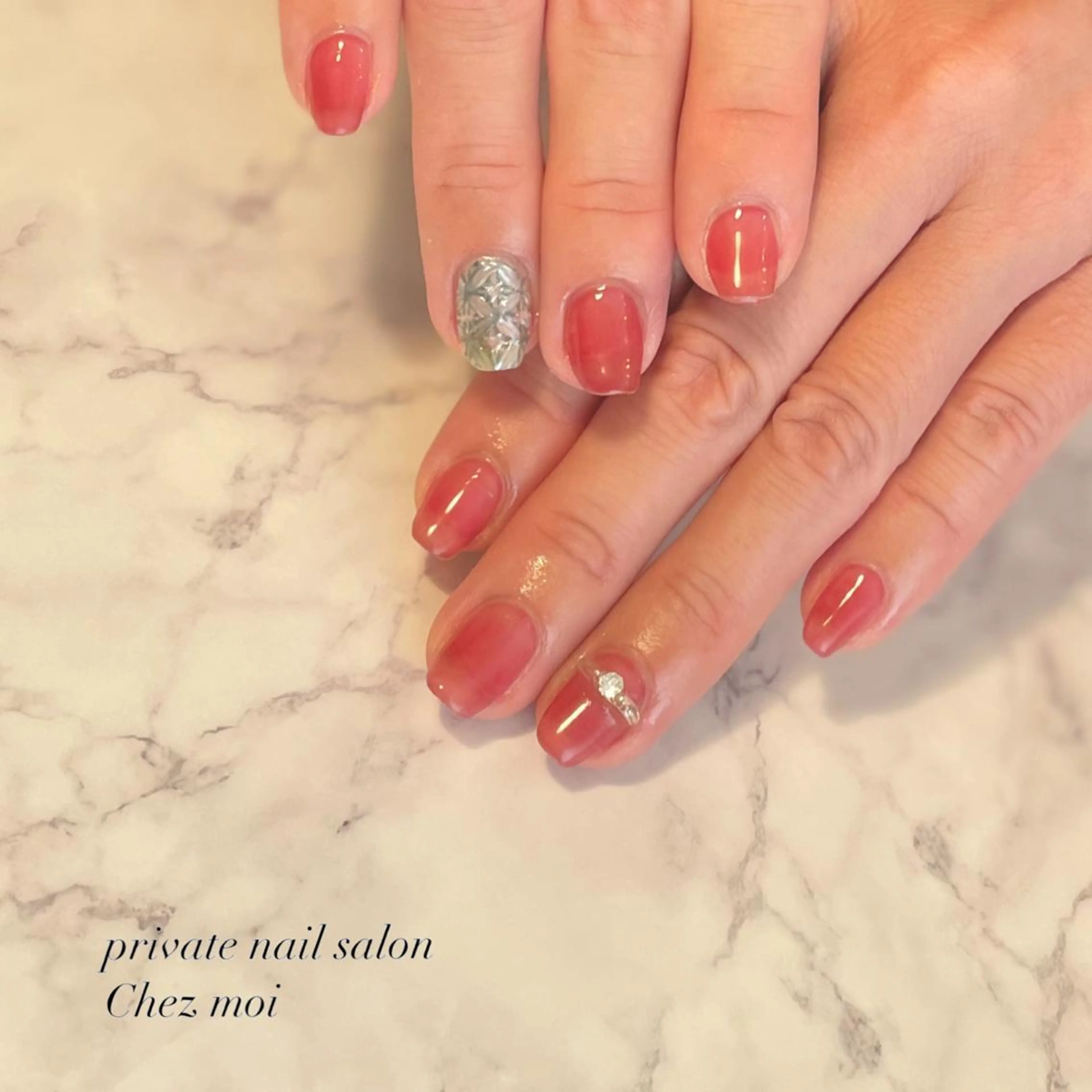 ネイル KOMINE TOMOKOのネイルデザイン