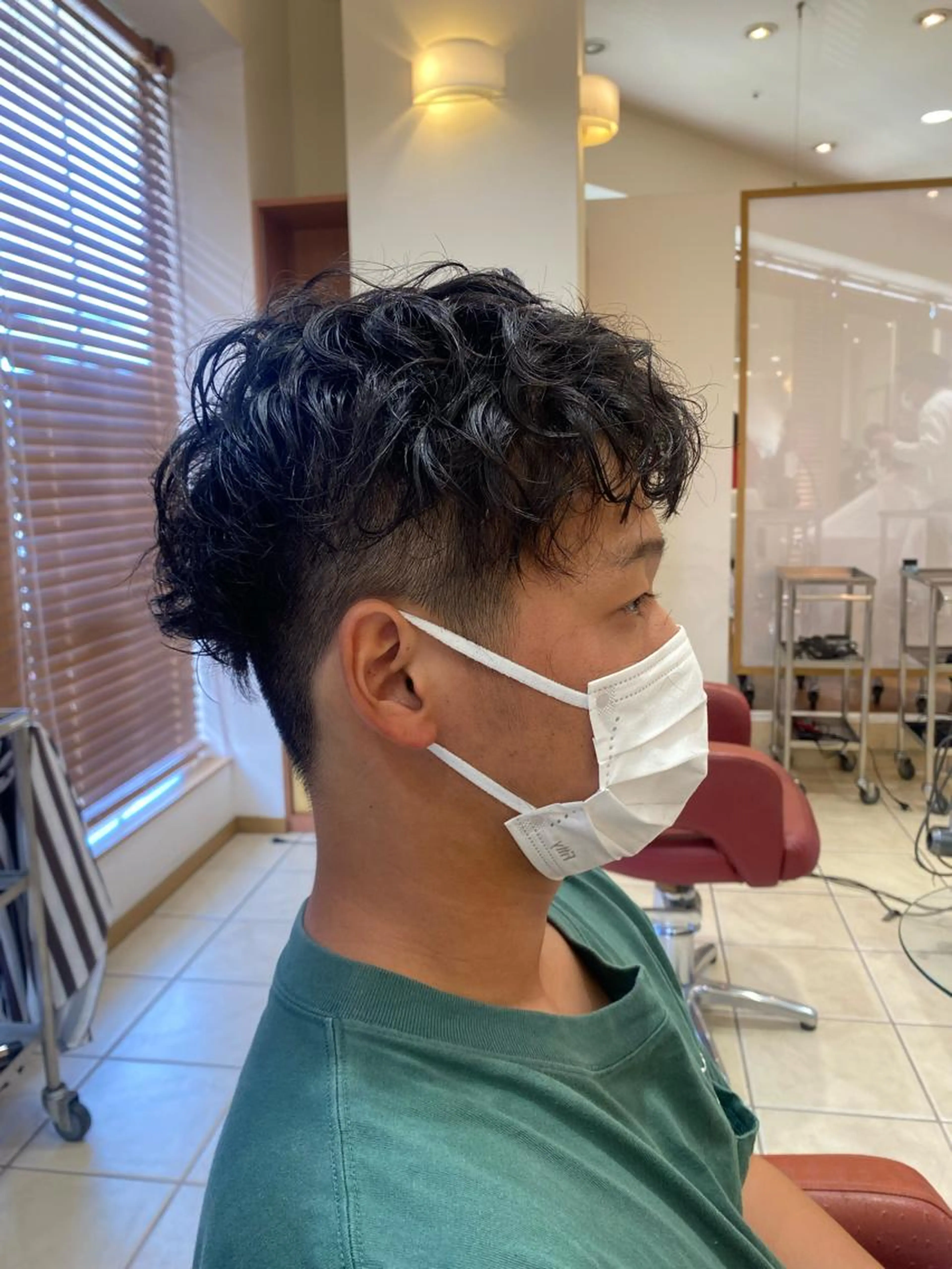 メンズもOK👌カット+シャンプーブロー、眉カット✨️お得メニューの写真