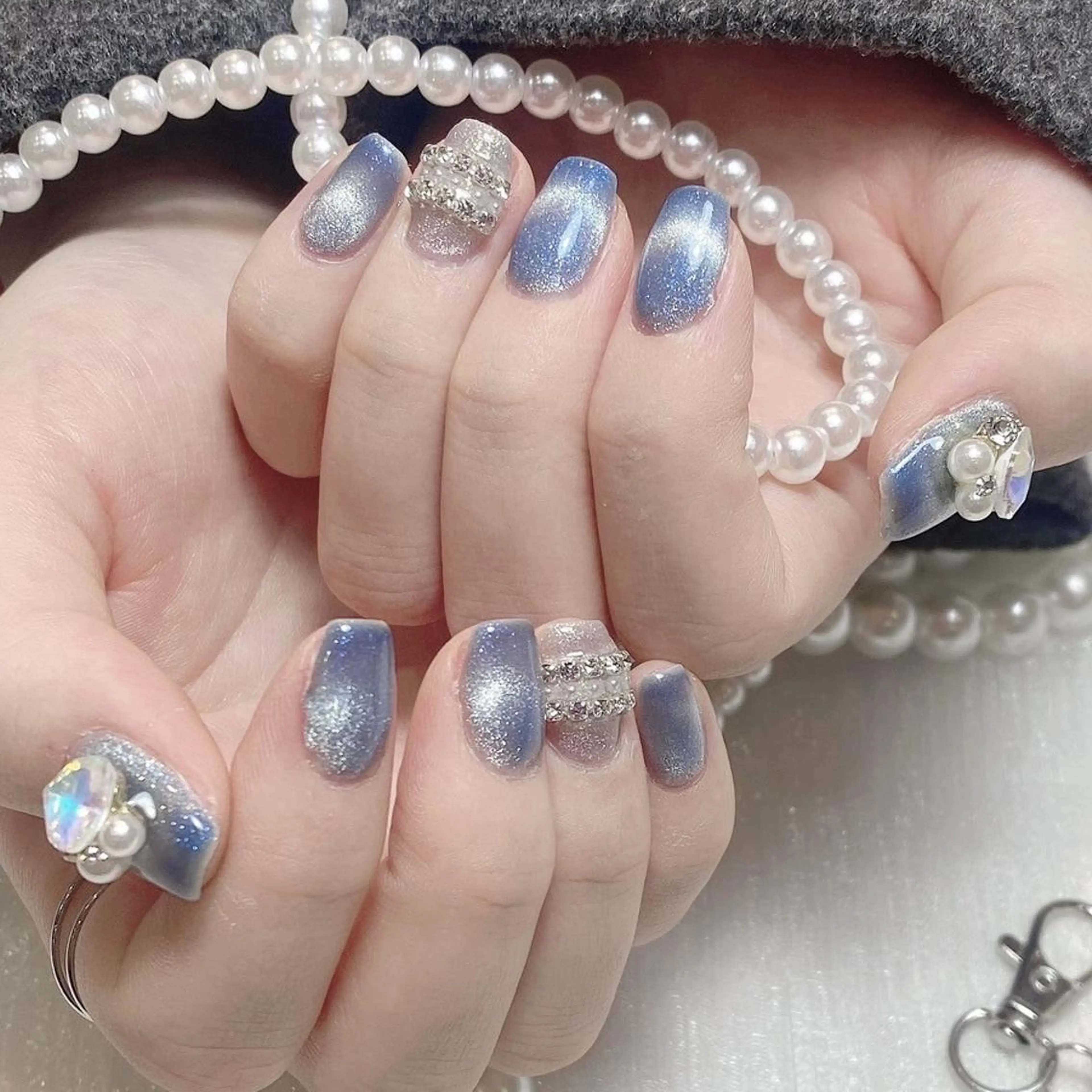 ネイル RAFFINE 月🦋🩵のネイルデザイン