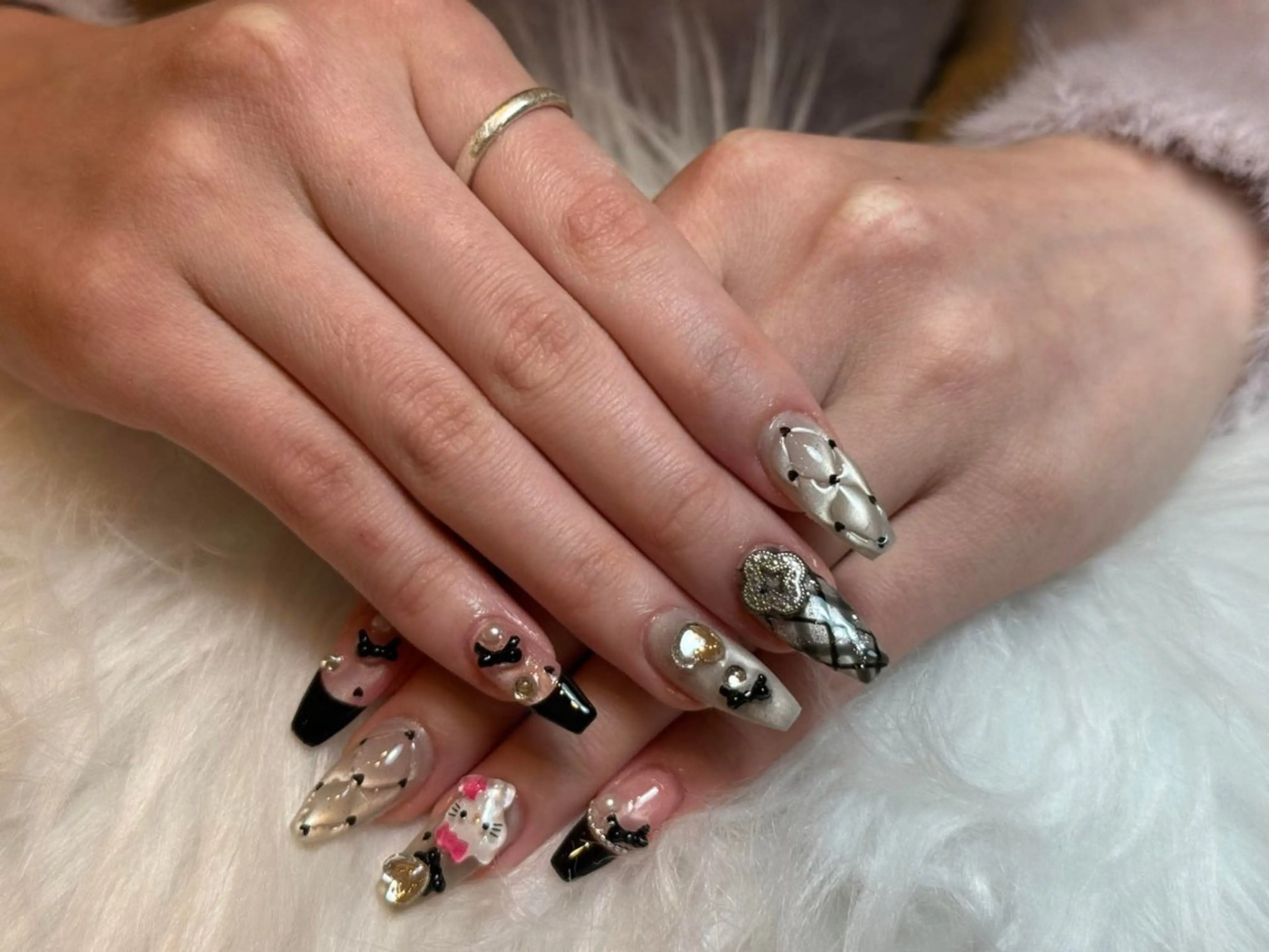 ネイル チークネイル ドット フレンチネイル グラデーション ハート ハンドネイル ハンドケア Nihonthy Nail 新宿所属・Anrya panのネイルデザイン