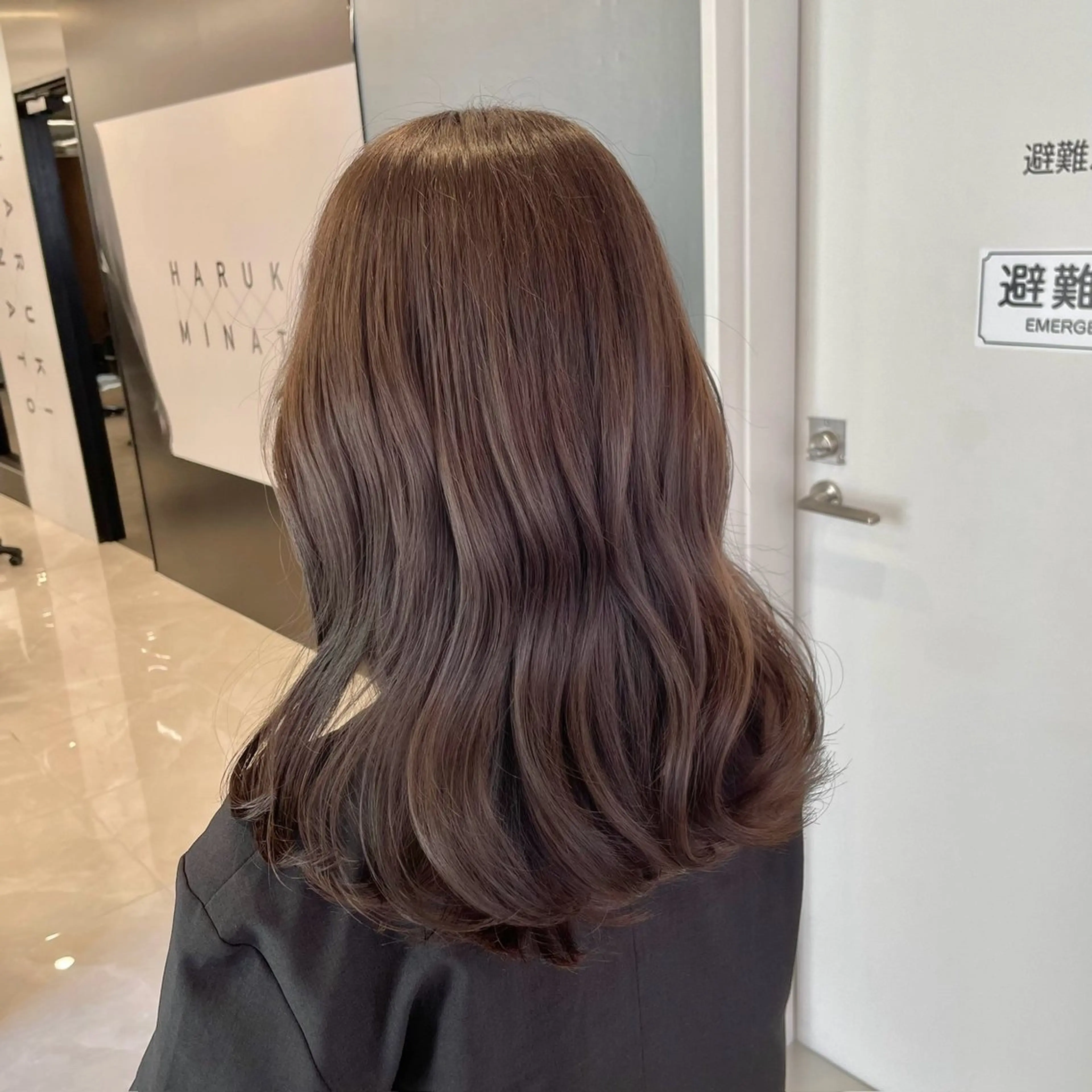 ミディアム カラー ブラウンカラー チョコレートブラウン ヘアカラー HARUKI MINATO Japan SENDAI所属・🌈【透明感・韓国 ヘア】がっきー🌈のヘアスタイル